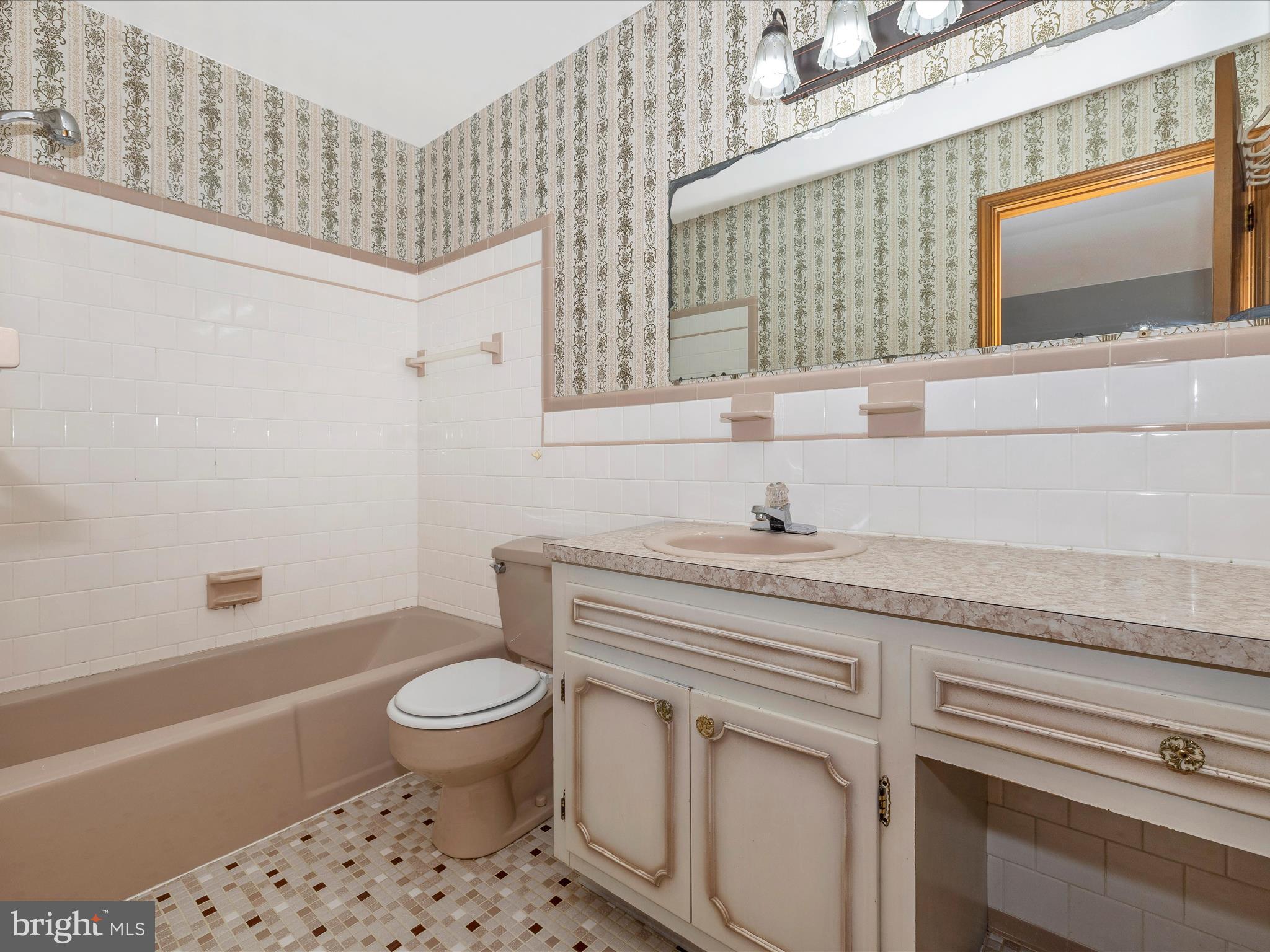 FOUR COUNTY ESTATES - Residential