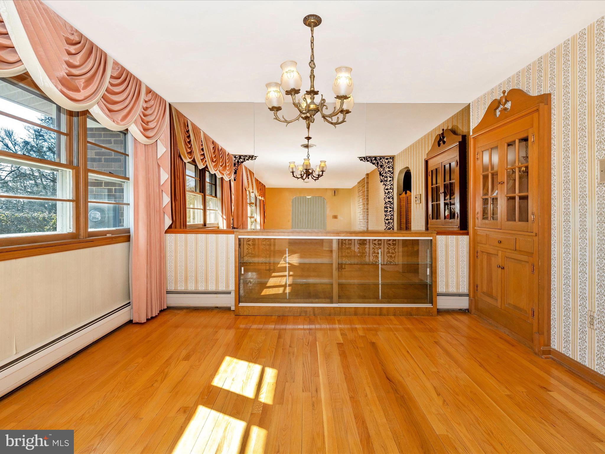 FOUR COUNTY ESTATES - Residential