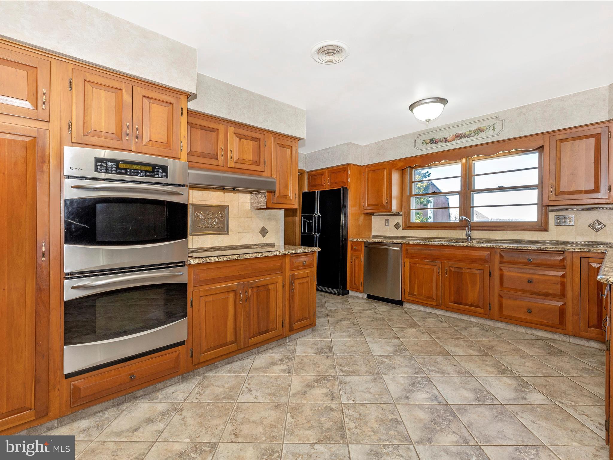 FOUR COUNTY ESTATES - Residential