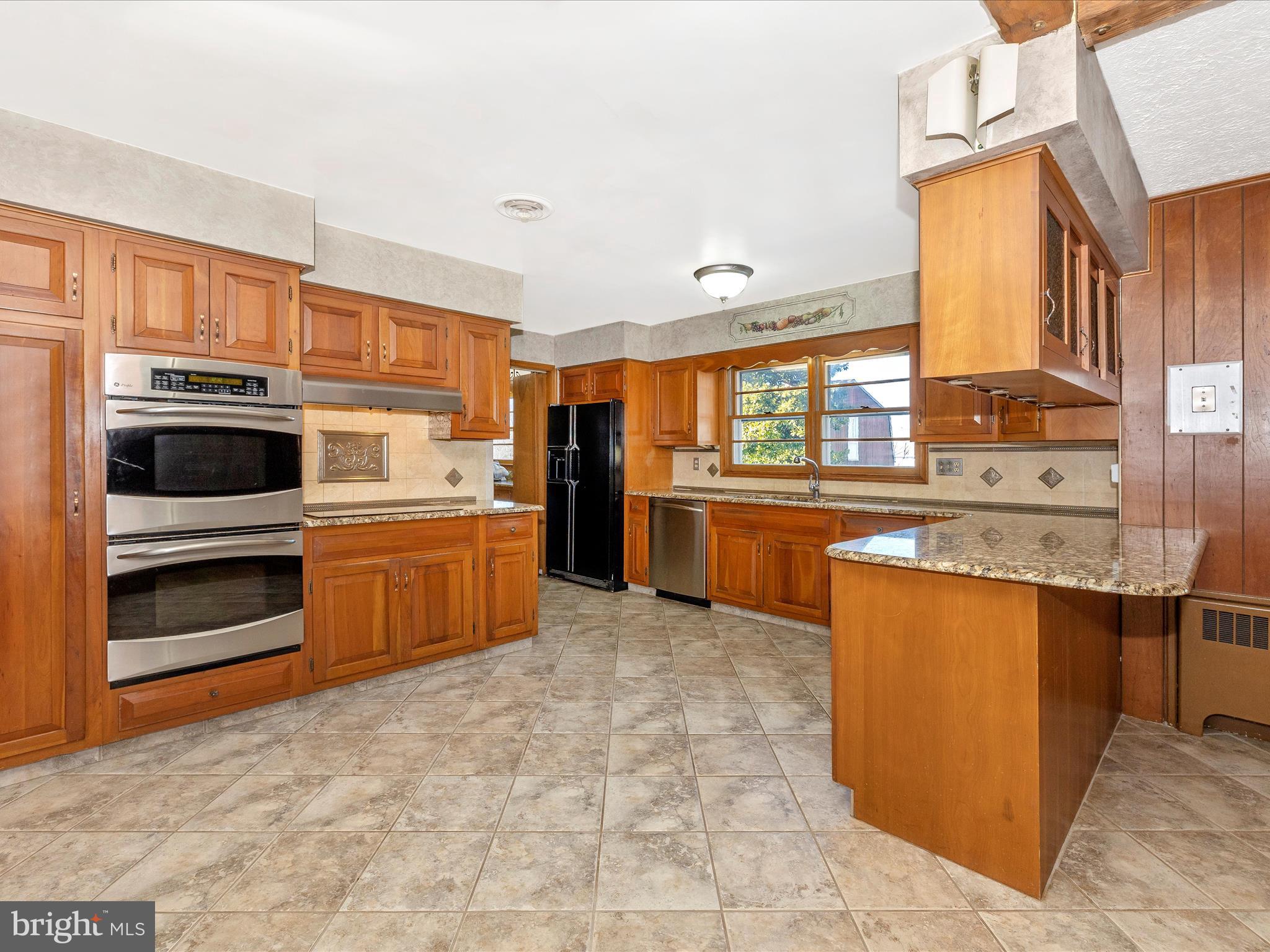 FOUR COUNTY ESTATES - Residential