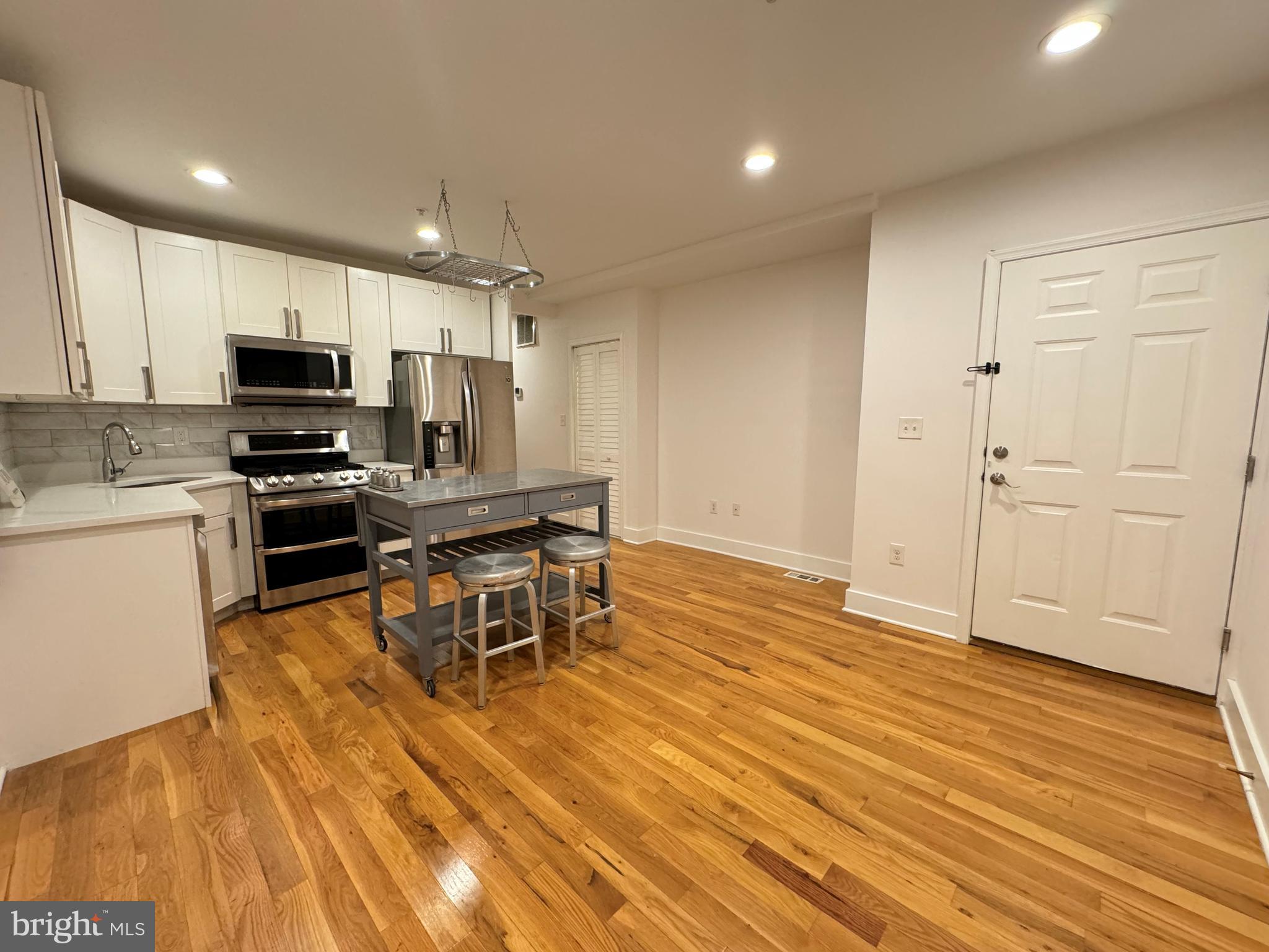 1224 HOLBROOK STREET NE 1