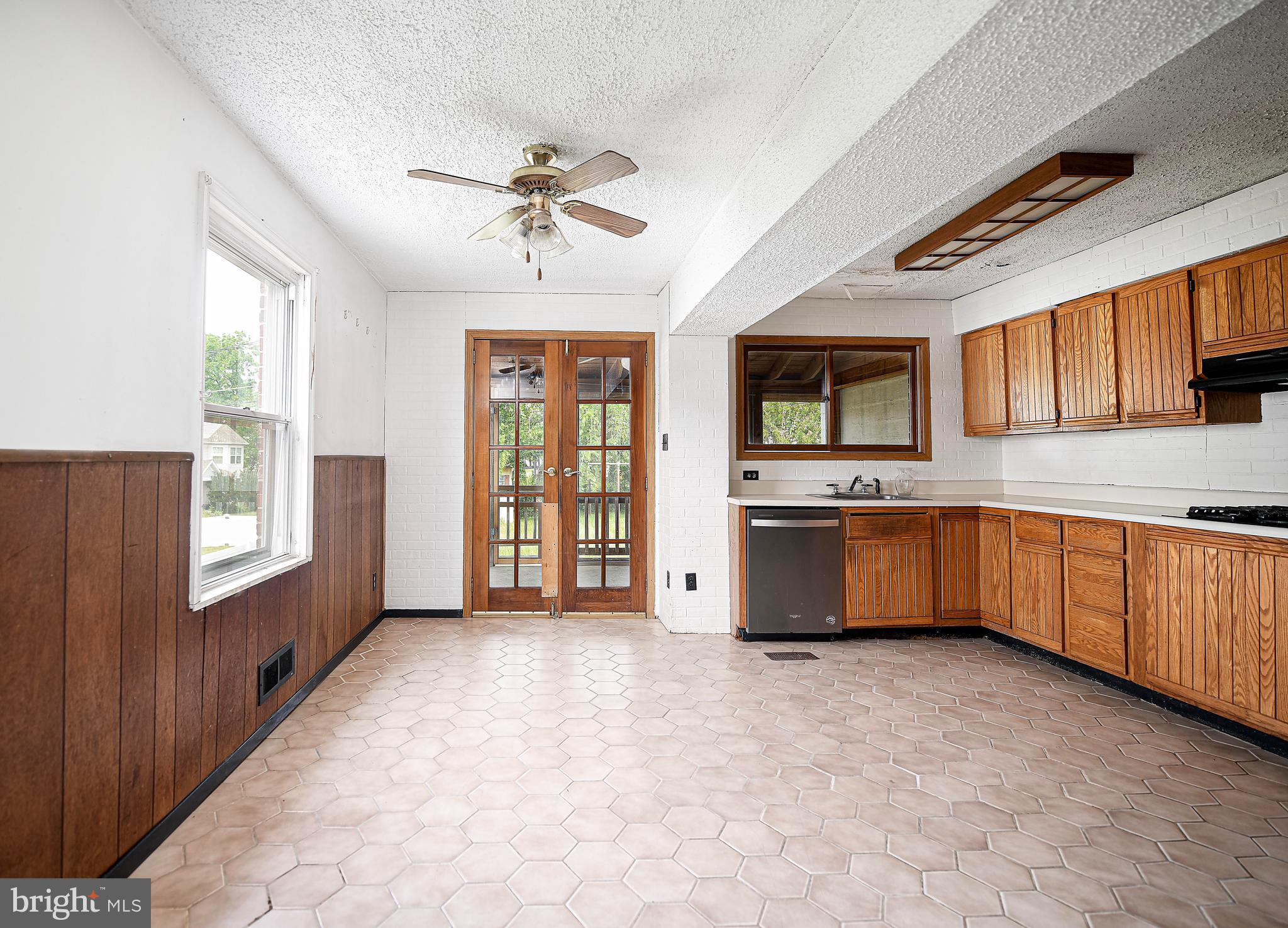 KEN KNOLL - Residential