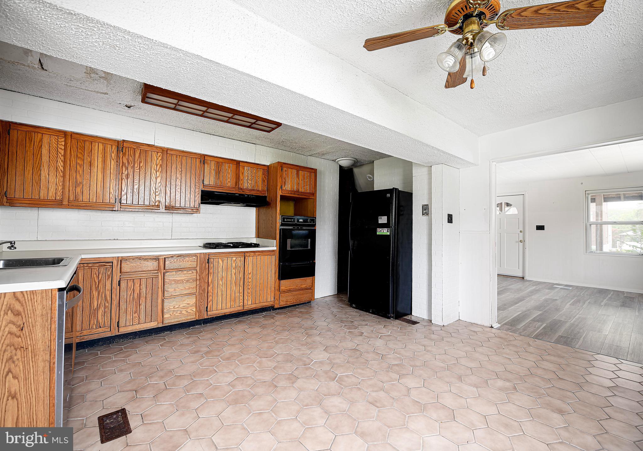 KEN KNOLL - Residential