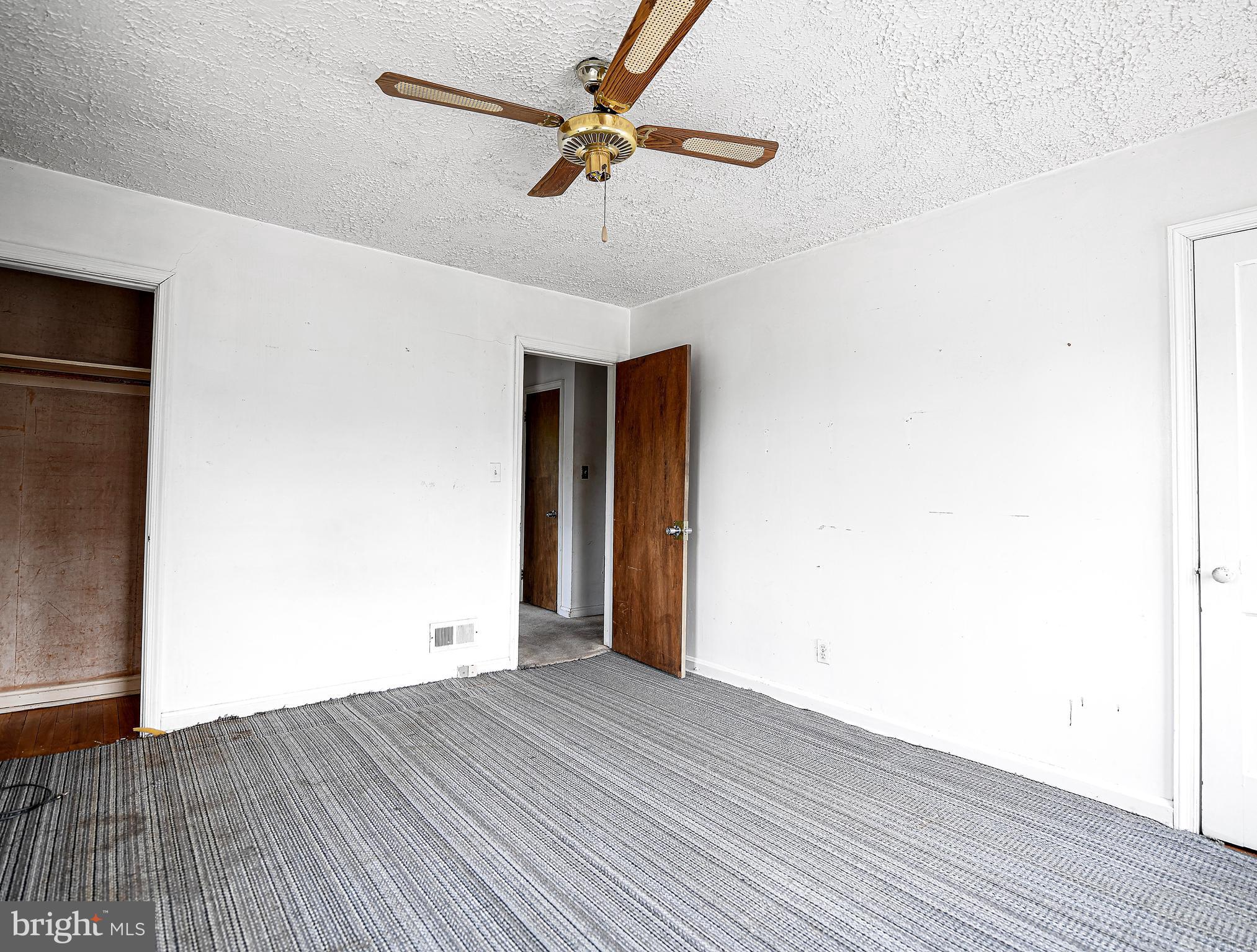 KEN KNOLL - Residential