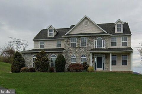 Homes For Sale - 128 Great Bend Way<br/> READING, PA 19608