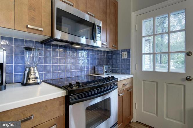 VIRGINIA SQUARE - Residential Lease