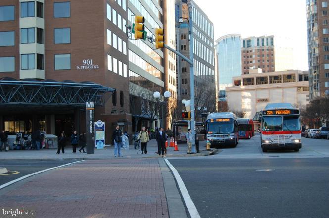 VIRGINIA SQUARE - Residential Lease