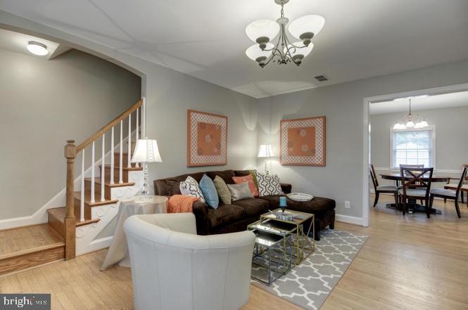 VIRGINIA SQUARE - Residential Lease