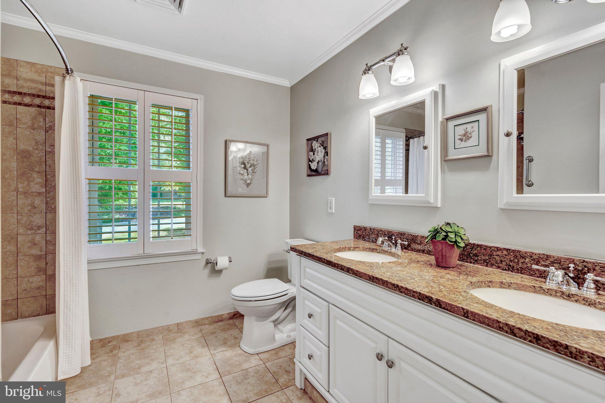 OAKBROOK - Residential