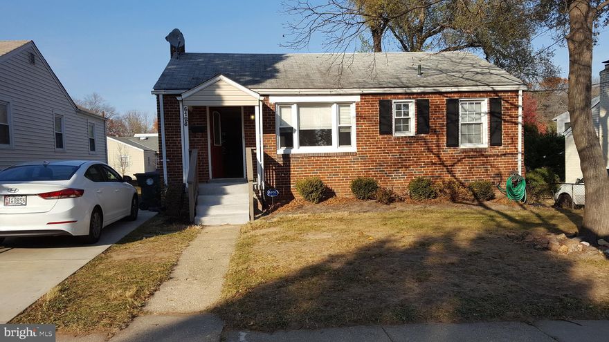 Great home close to 495 and Greenbelt Metro.

Beautiful and well maintained 3 bedroom, 2 full bathroom home. Enter to see the living room and separate eating area off the kitchen which has been nicely upgraded and has great appliances -- the kitchen exits to a great deck. This floor has 2 bedrooms and a full bathroom. Go downstairs where you will find a fully finished basement with nice neutral color carpets. Here you will find a family room and space with extra sink, fridge and cupboards as well as 1 other bedroom and a second full bathroom as well as washer and dryer. Basement has separate entrance.

Hardwood floors upstairs and carpets in basement. What are you waiting for? Stop by today!

Requirements:
Credit score: 680+
Income: 2.5-3 times rent
No negative rental history
All applicants 18+ MUST apply