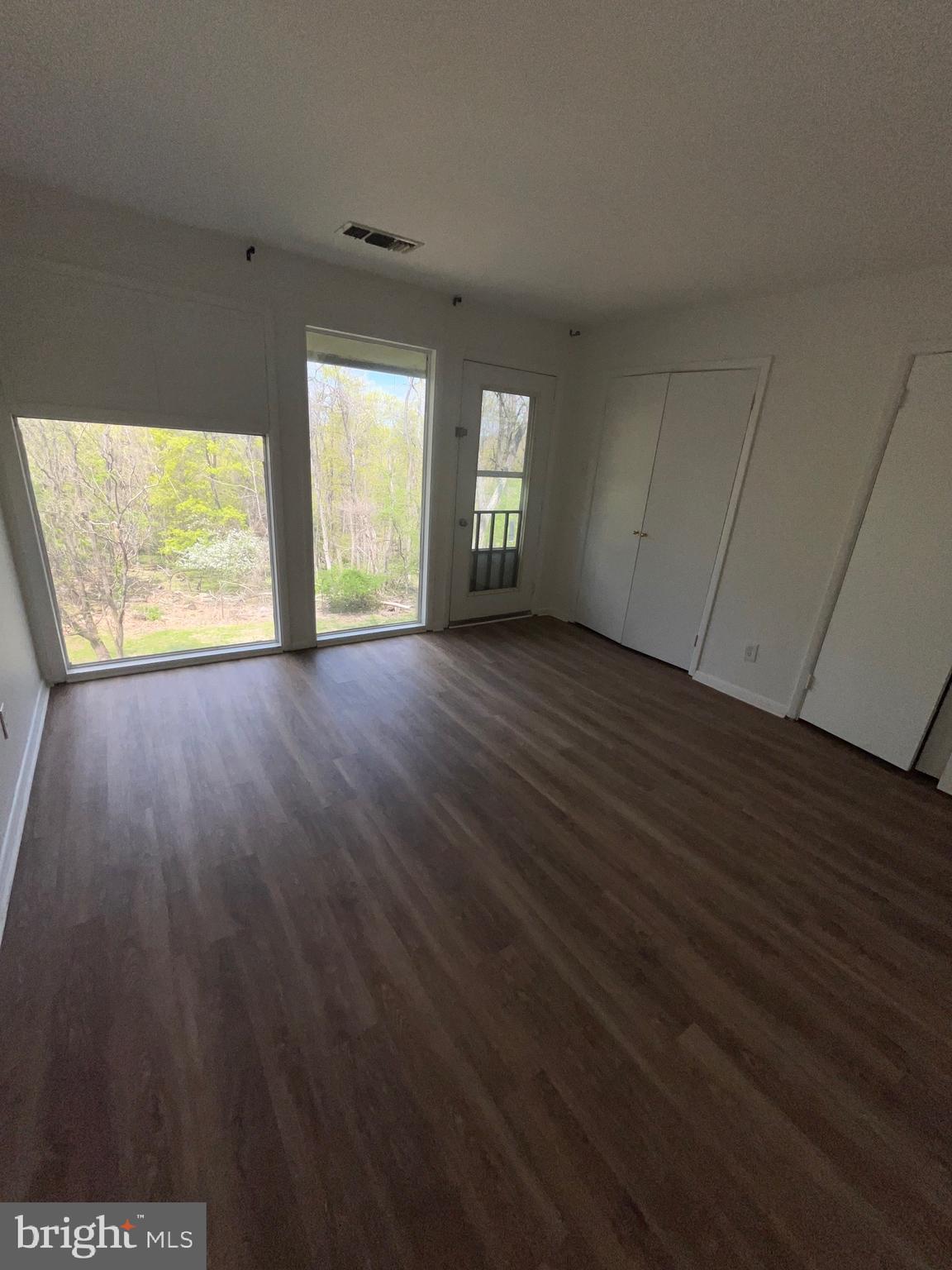 VILLAGE II - Residential Lease