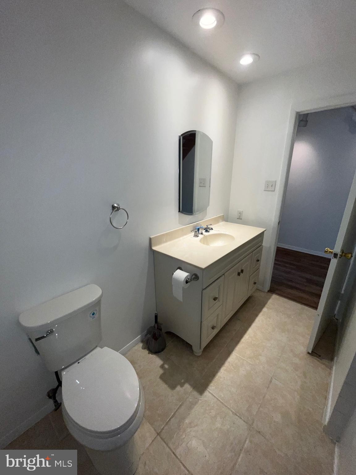 VILLAGE II - Residential Lease