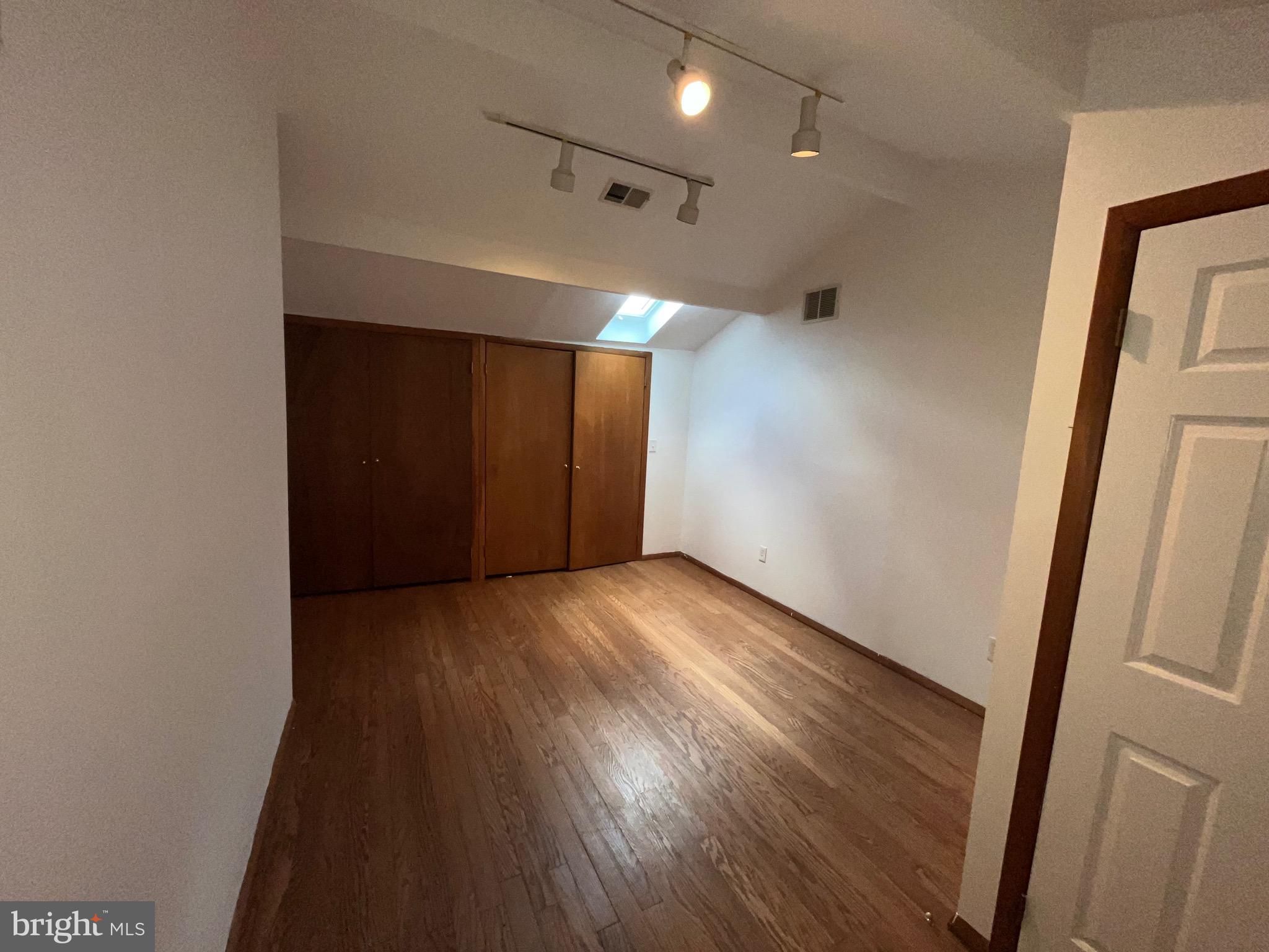 VILLAGE II - Residential Lease