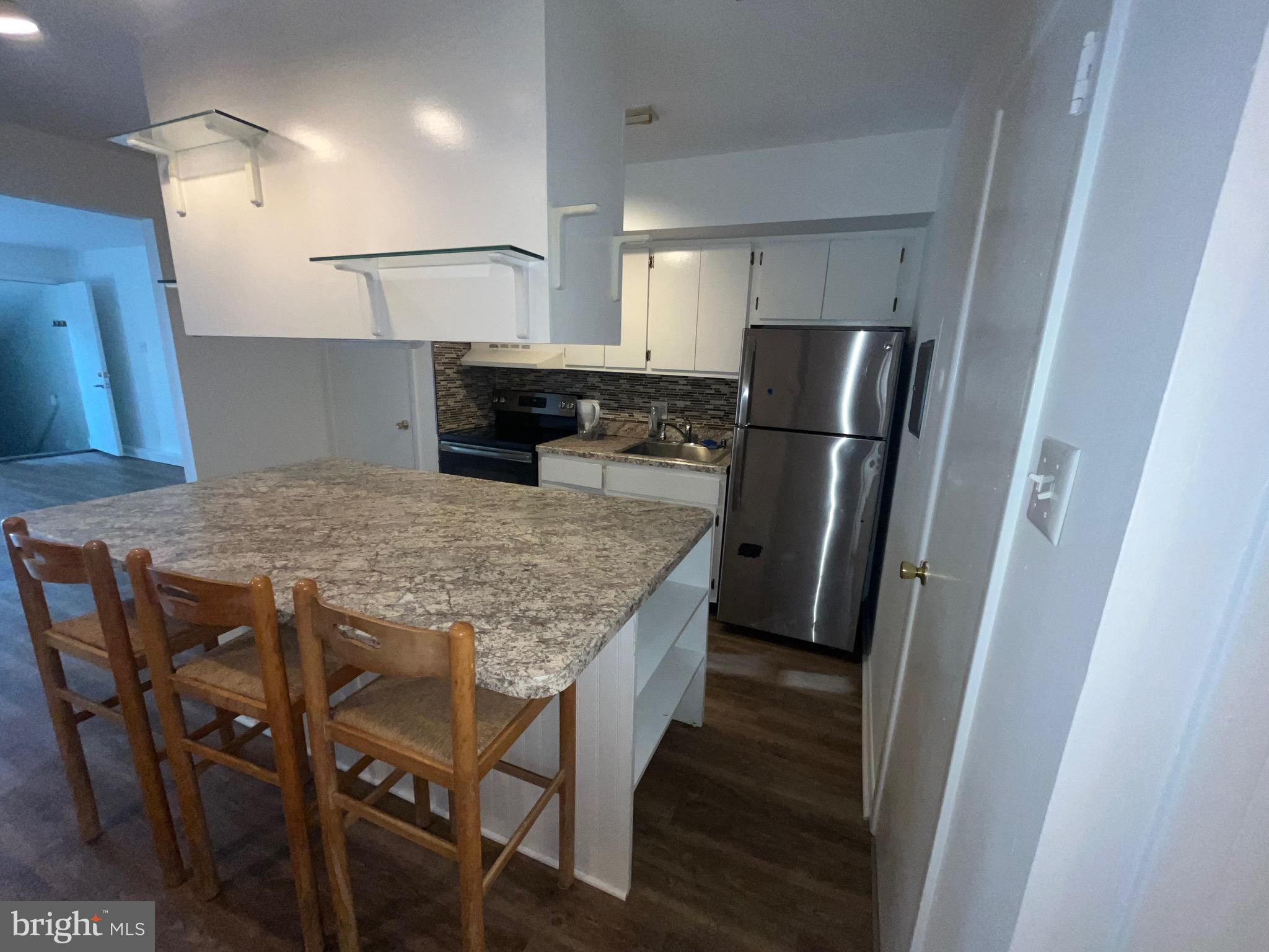 VILLAGE II - Residential Lease