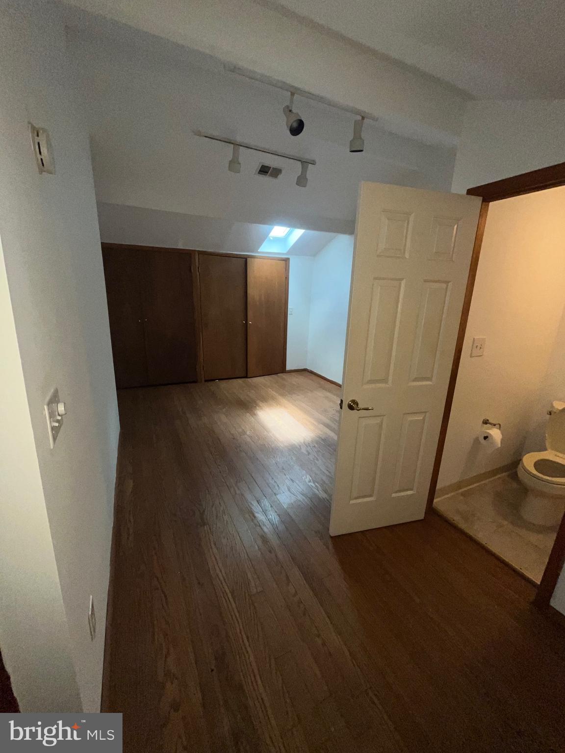 VILLAGE II - Residential Lease