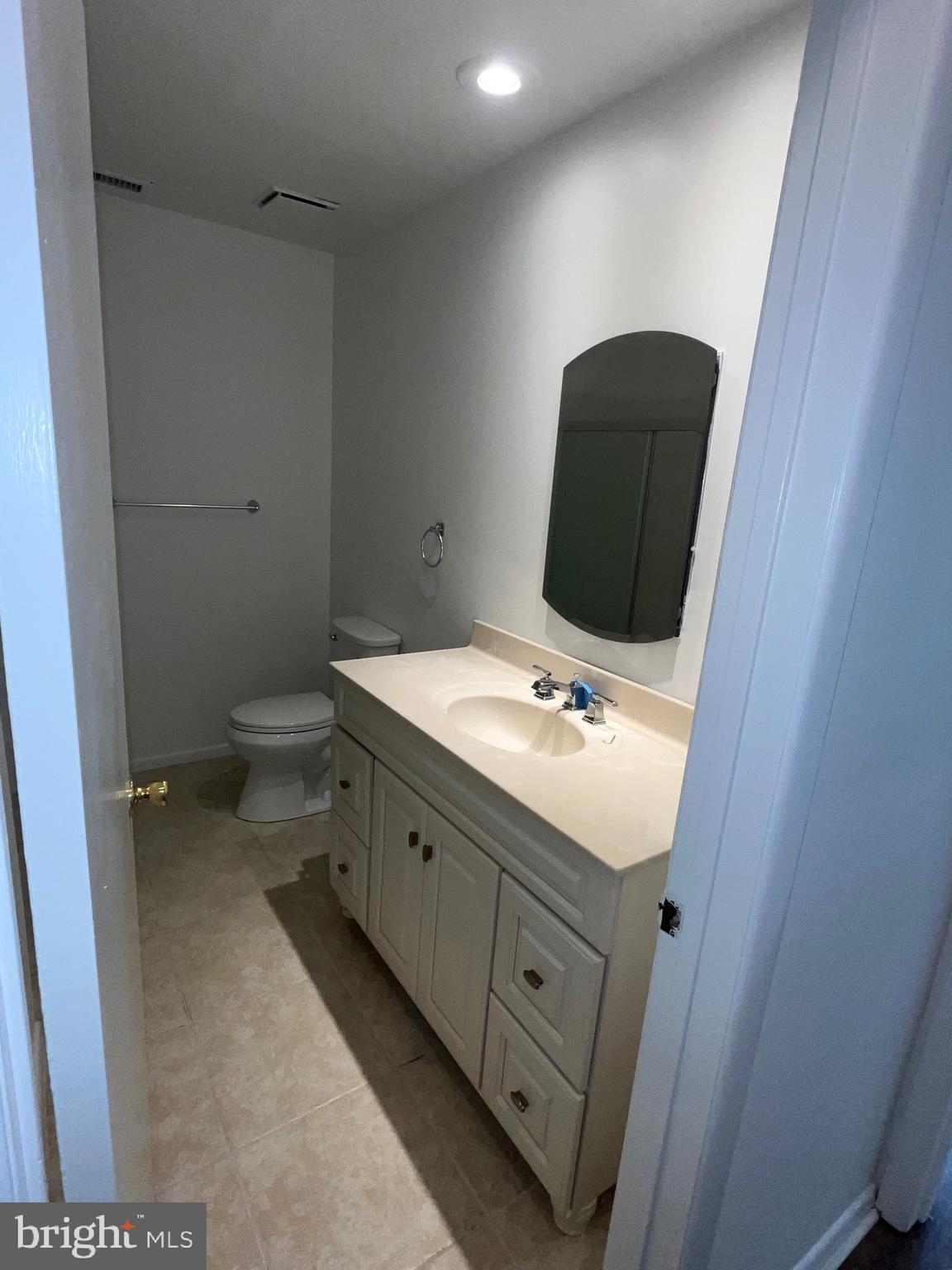 VILLAGE II - Residential Lease