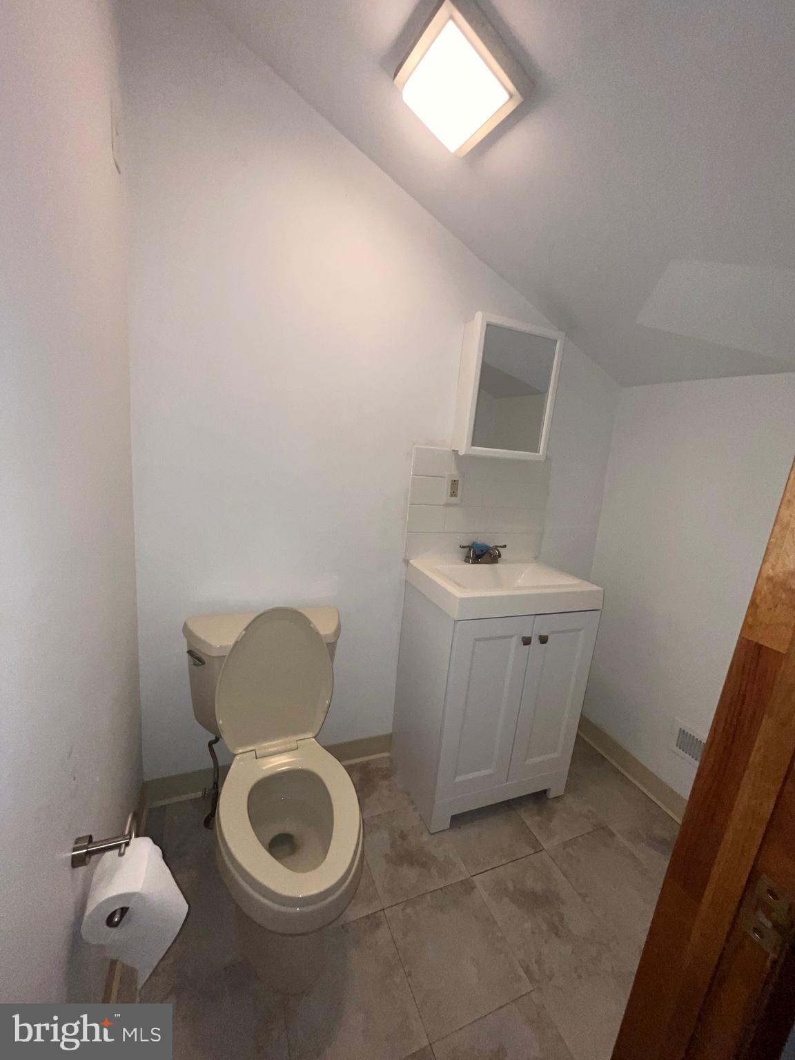 VILLAGE II - Residential Lease