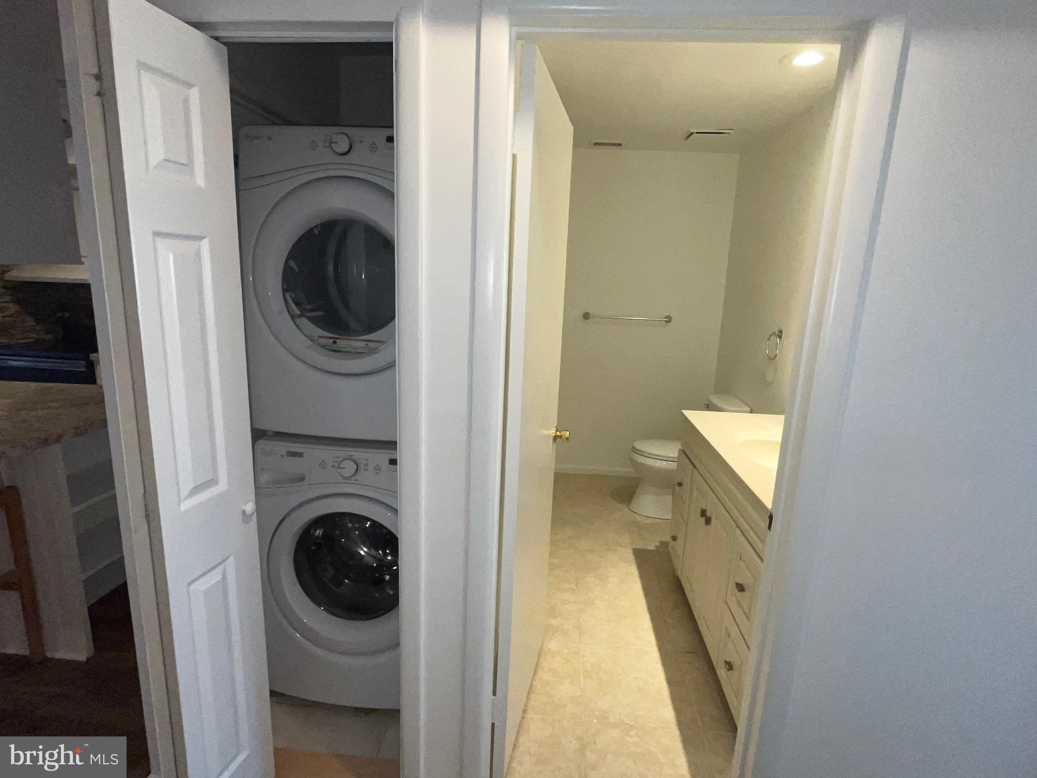 VILLAGE II - Residential Lease