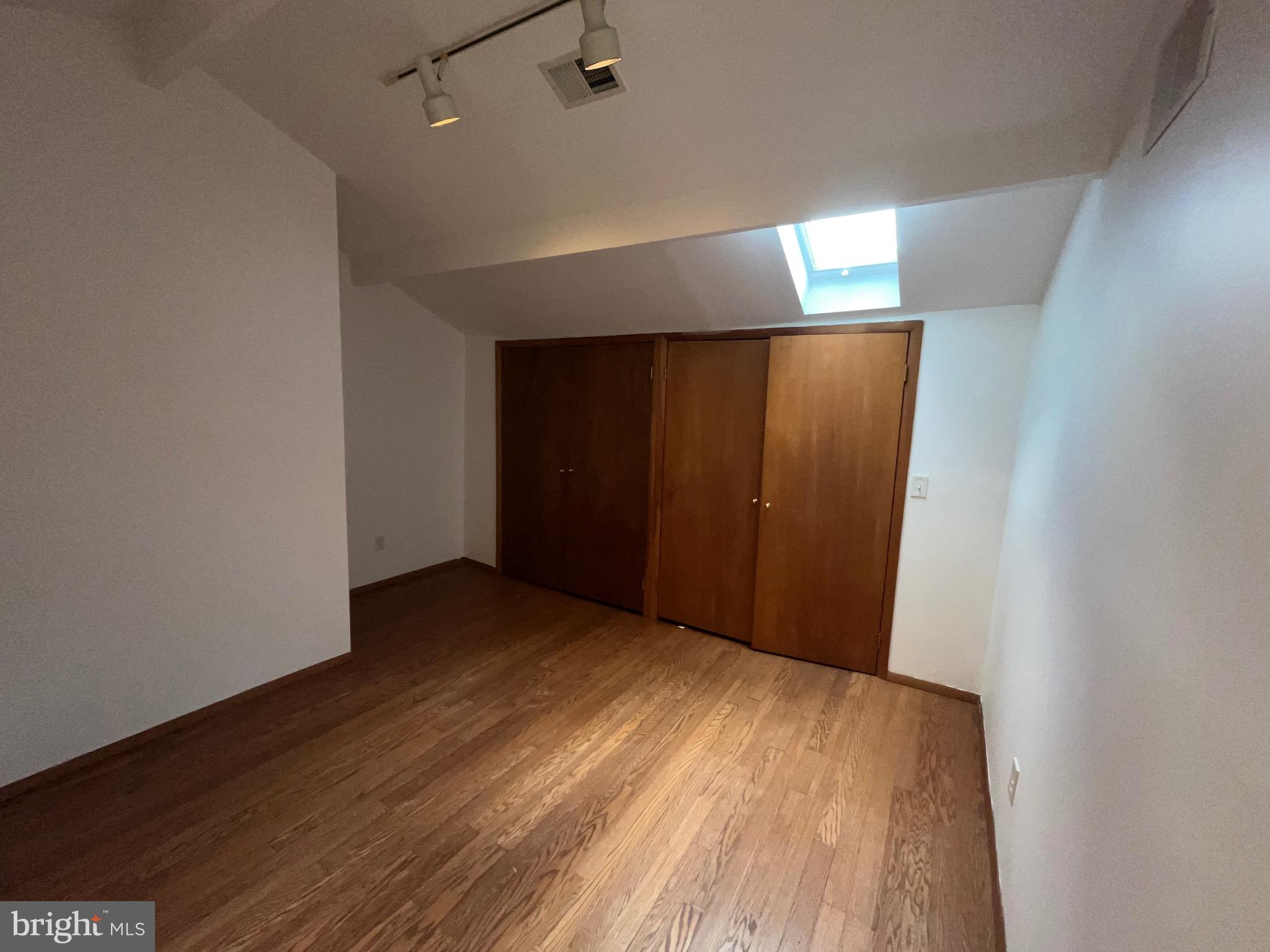 VILLAGE II - Residential Lease