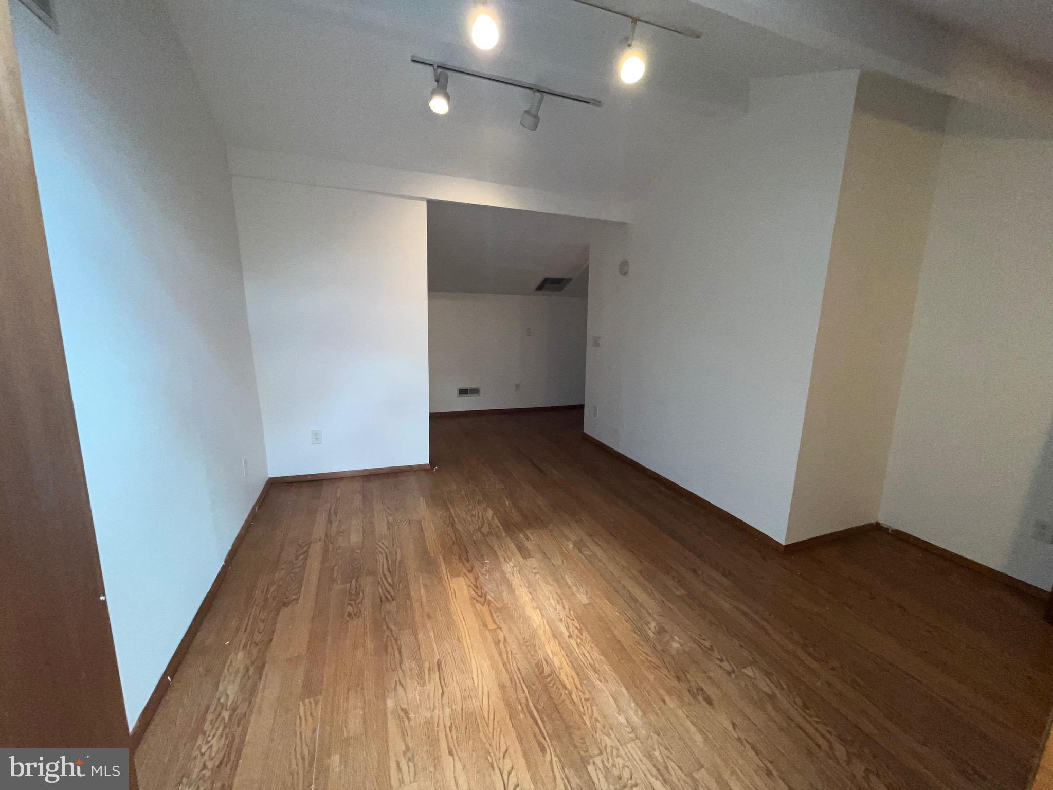 VILLAGE II - Residential Lease