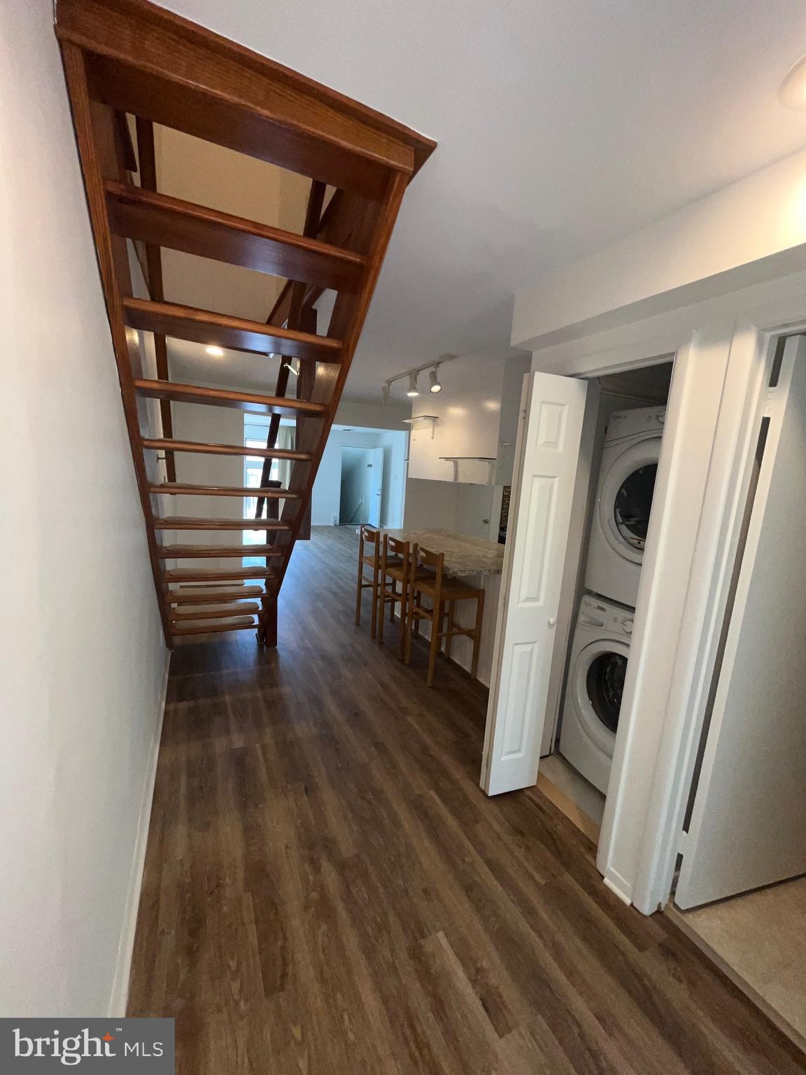 VILLAGE II - Residential Lease