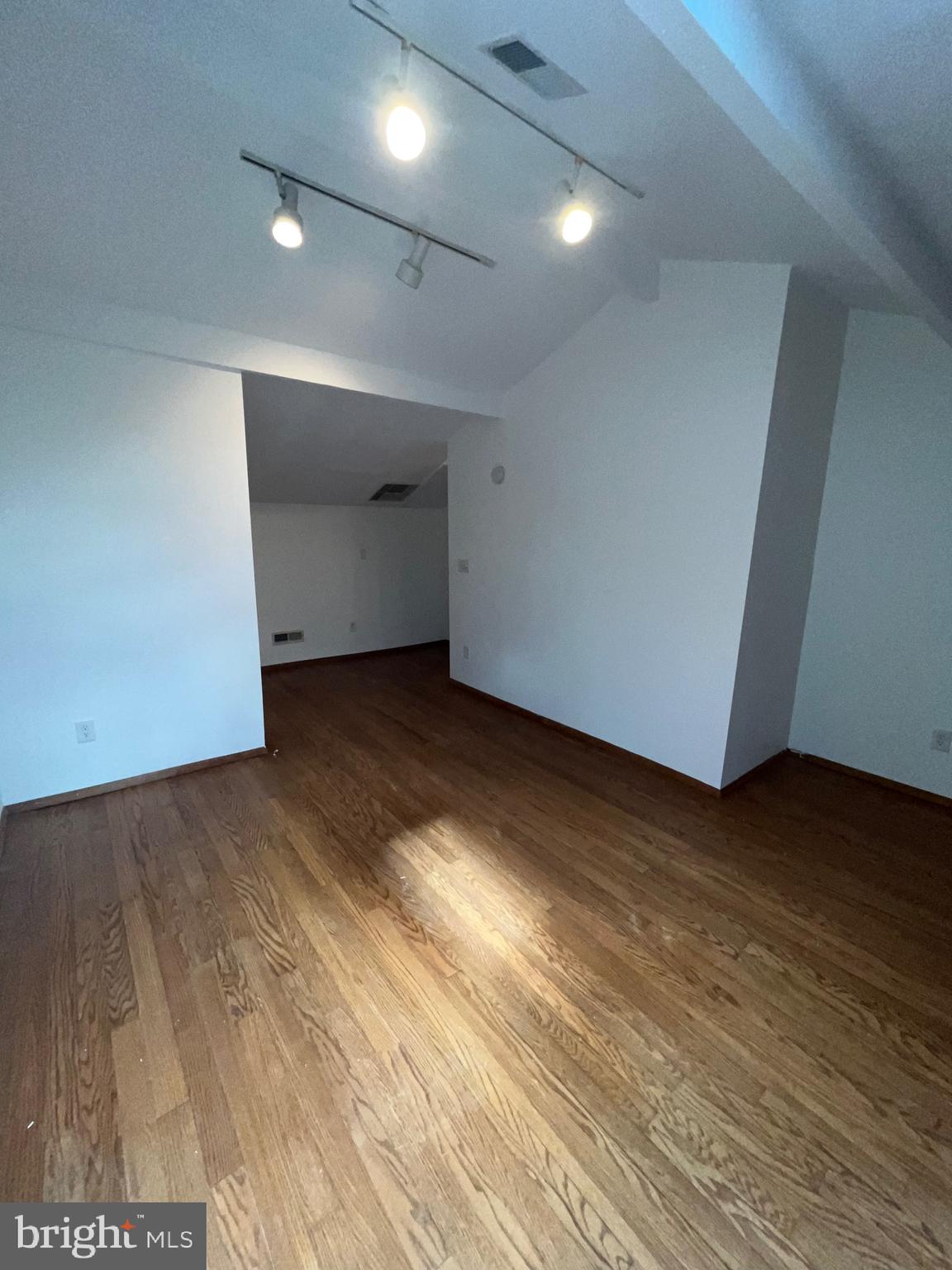 VILLAGE II - Residential Lease