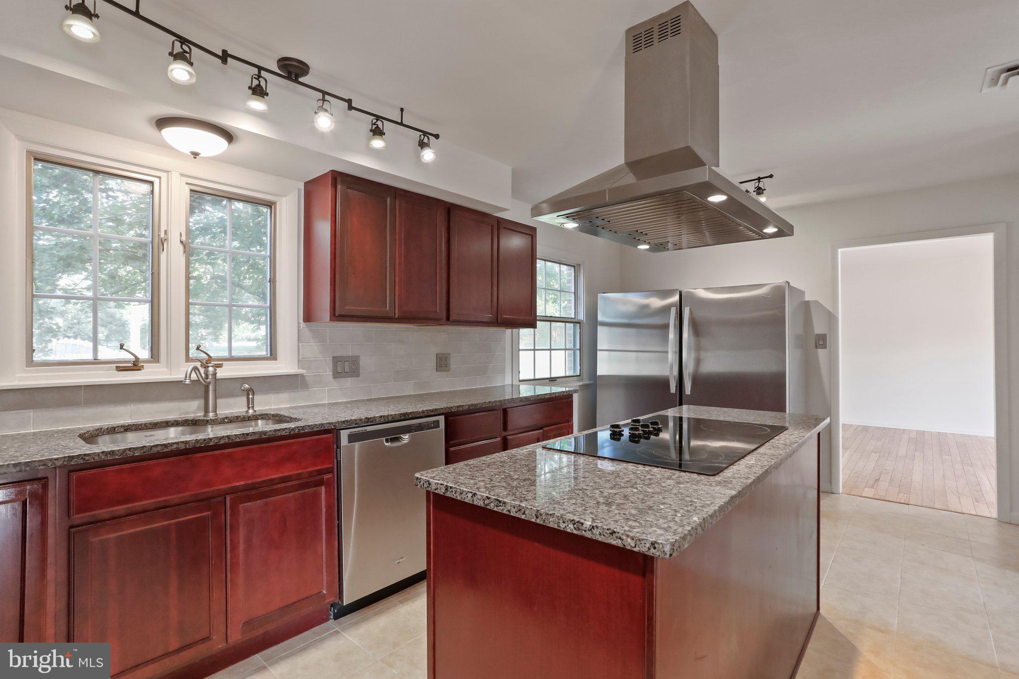 LUROSE ESTATES - Residential