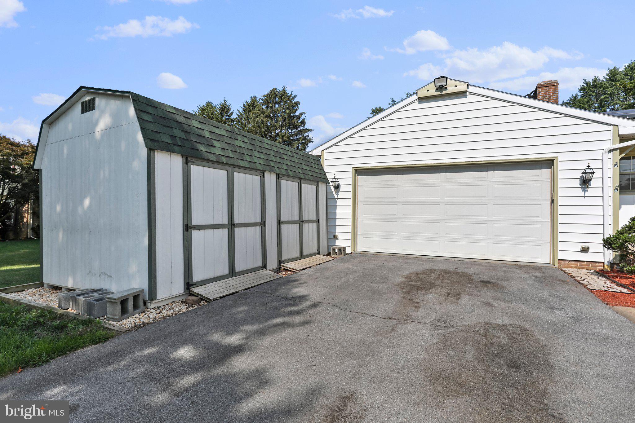 LUROSE ESTATES - Residential