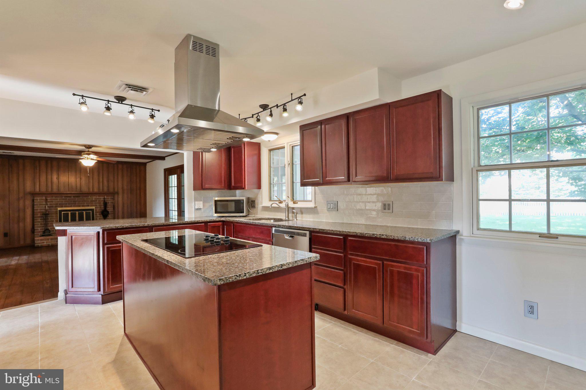 LUROSE ESTATES - Residential