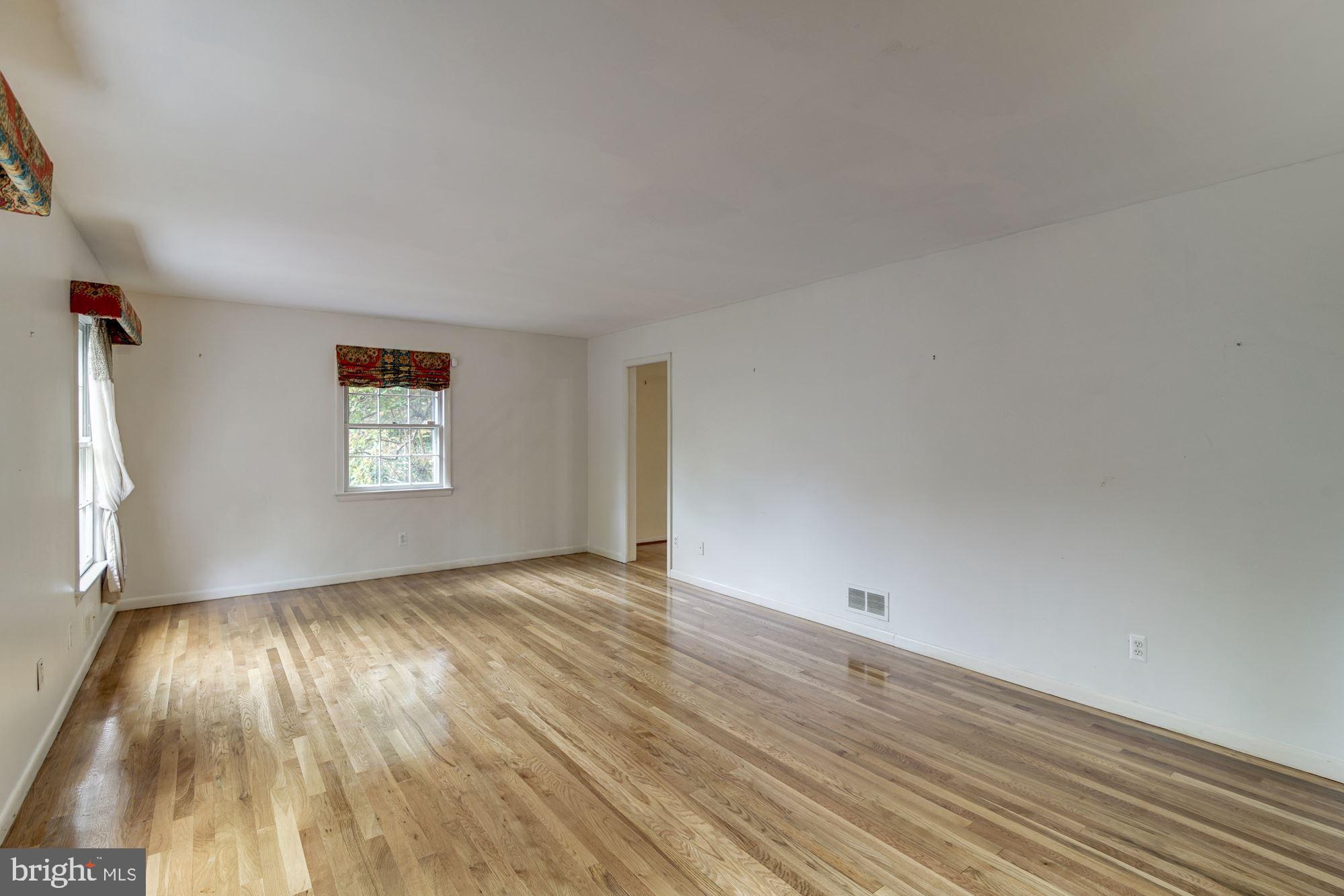 BELLE WOOD - Residential Lease