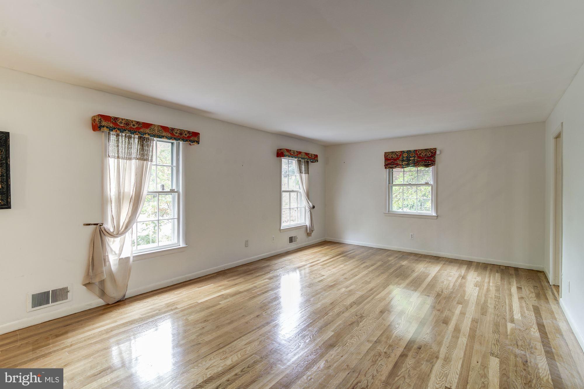 BELLE WOOD - Residential Lease