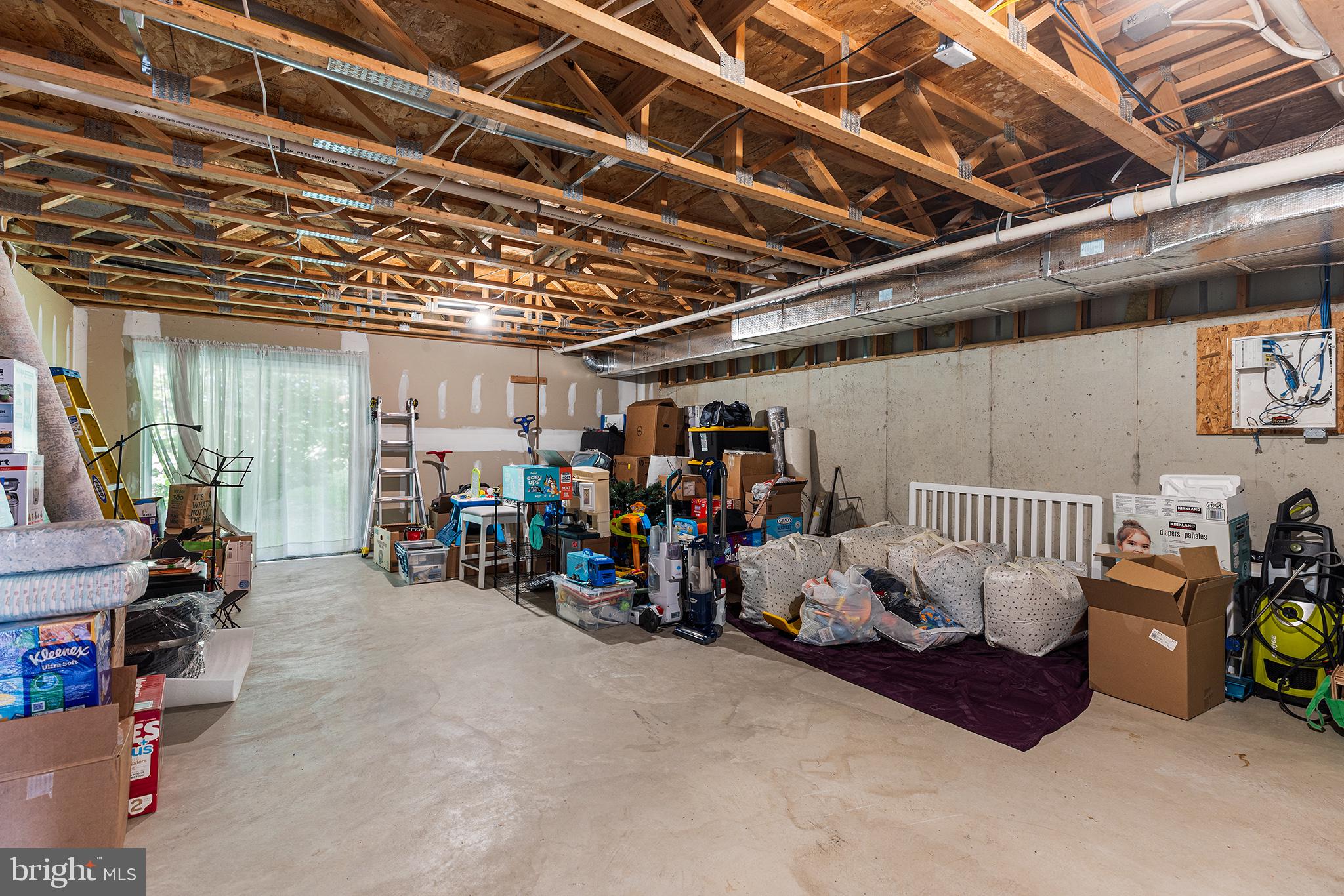 CHARLESTOWN OAKS - Residential