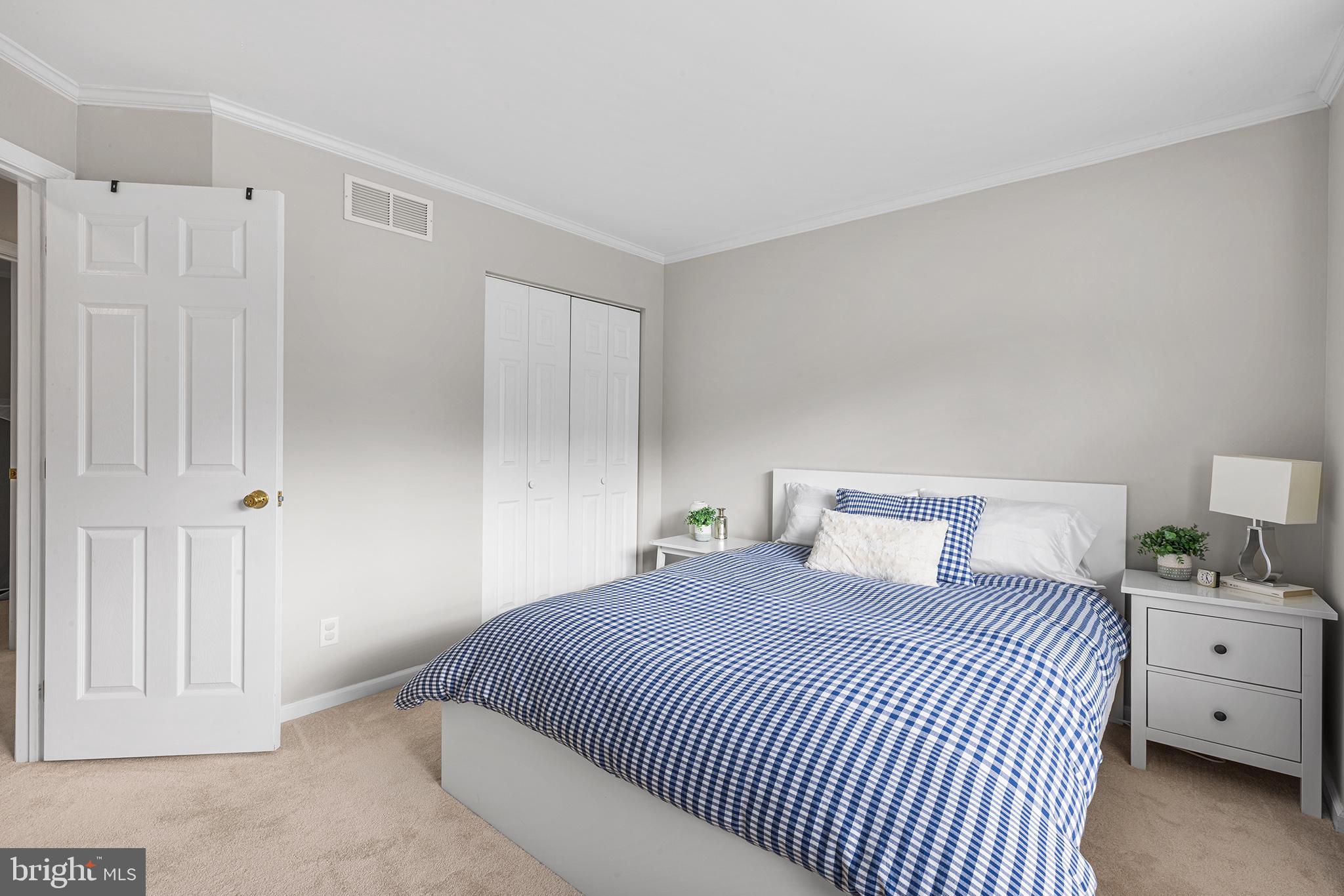 CHARLESTOWN OAKS - Residential