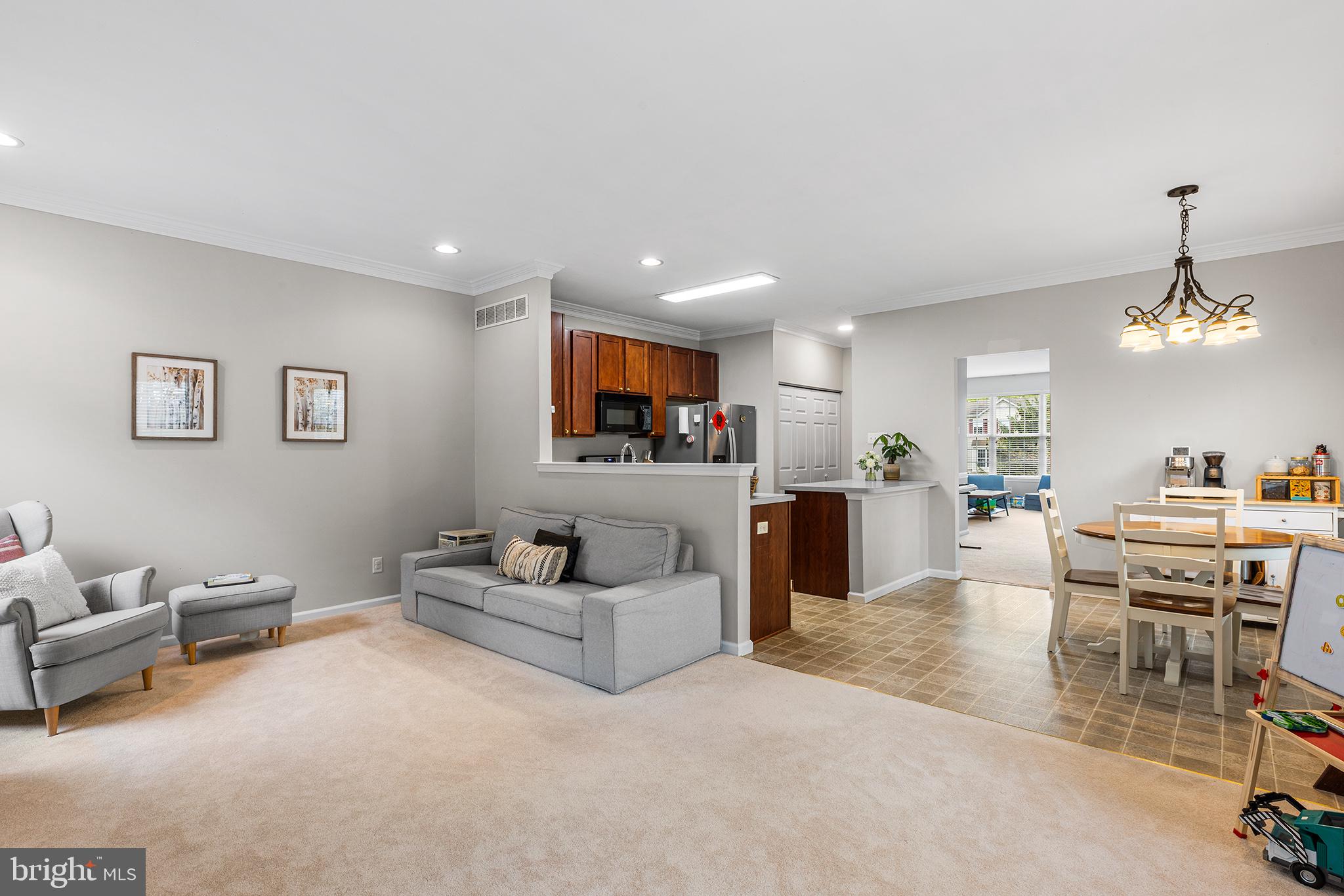 CHARLESTOWN OAKS - Residential