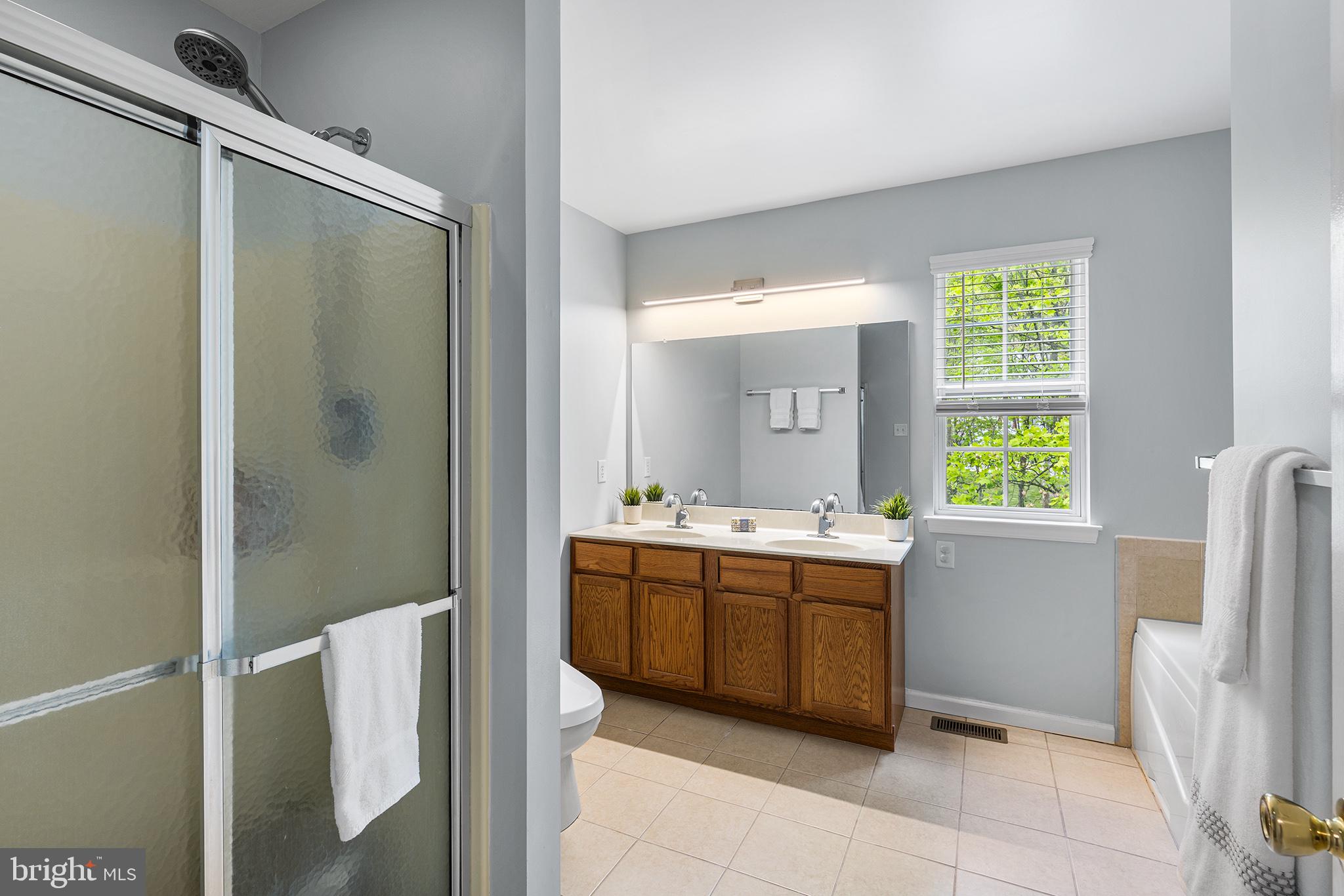 CHARLESTOWN OAKS - Residential