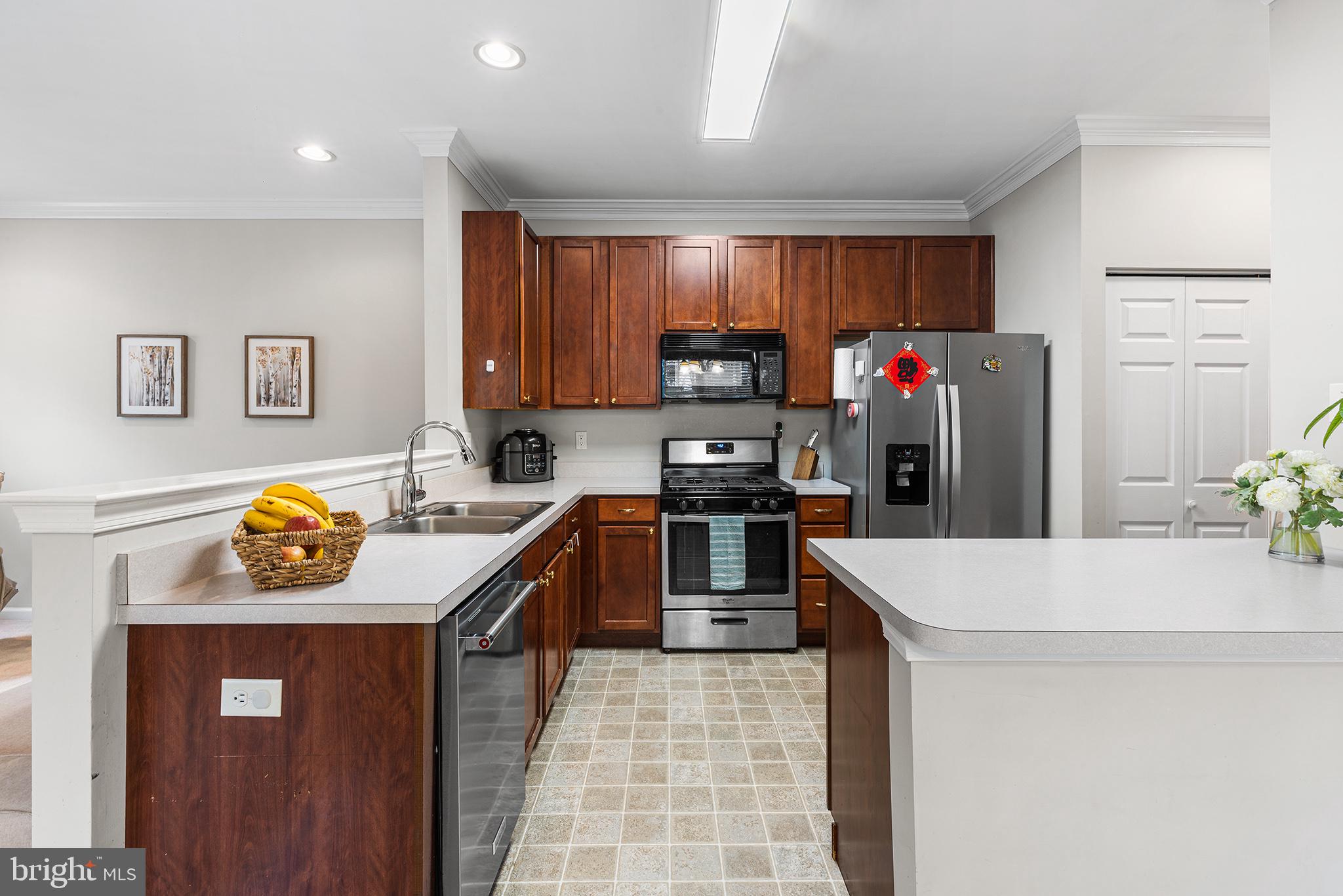 CHARLESTOWN OAKS - Residential