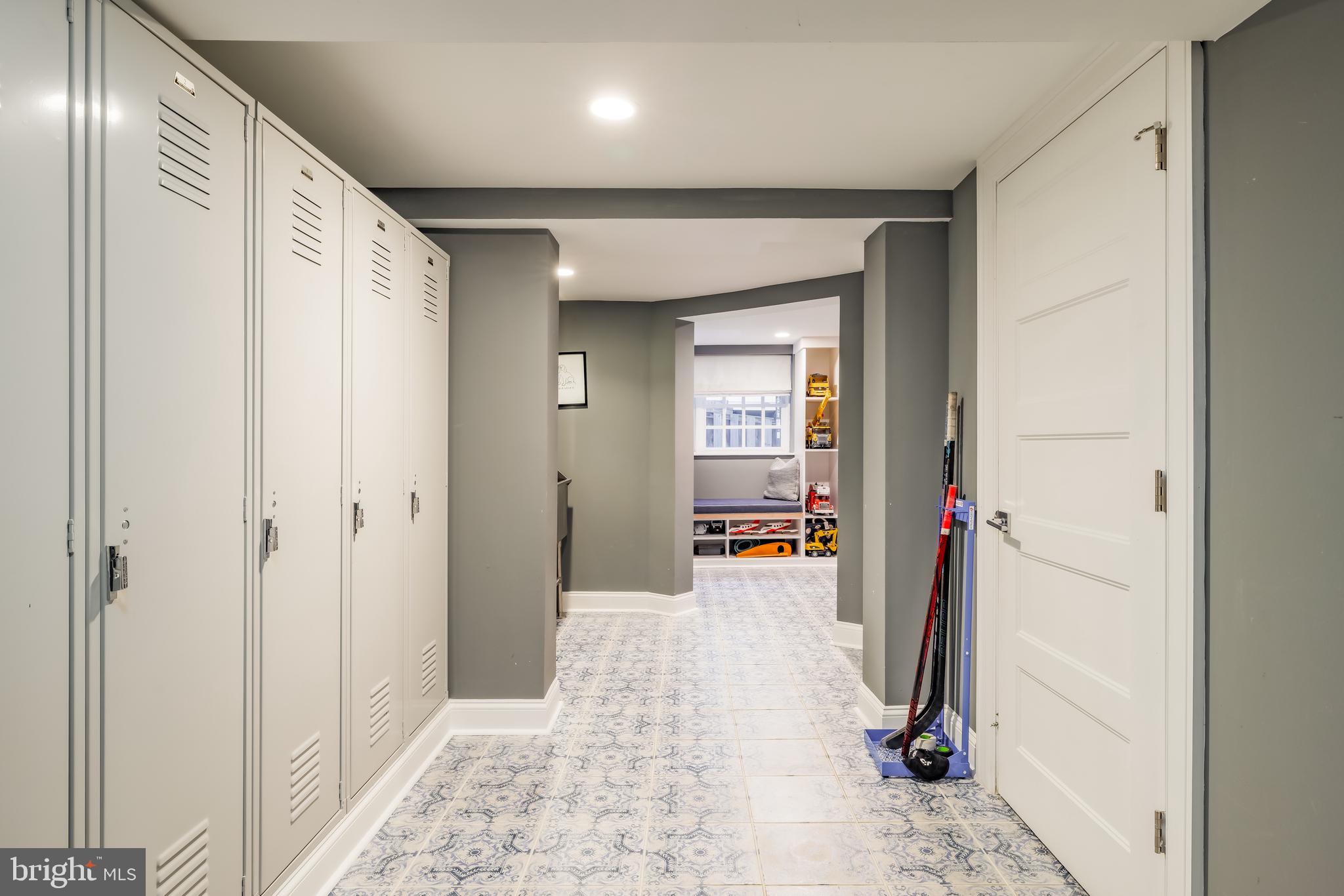 CLEVELAND PARK - Residential