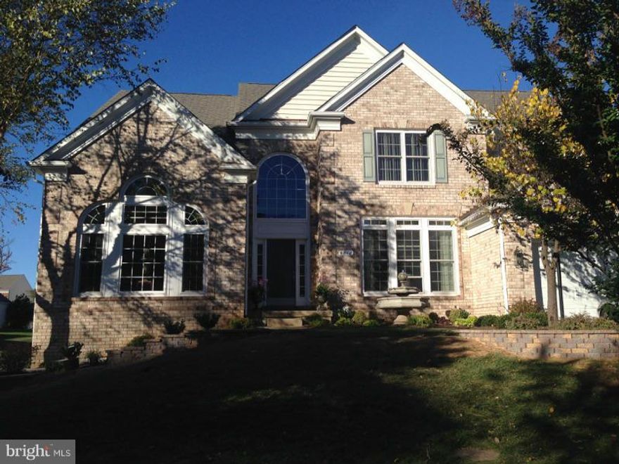 Beautiful SF Home located in the heart of Fair Lakes seeking renter for 1500 SQFT Basement, includes 2 BDRM and 1 Luxury Bathroom (Full).  Gourmet Kitchen, NEW SS Appliances, NEW Carpet, Private Rear Entrance and updates galore.  A MUST SEE AND SHOW STOPPING RENTAL!  THIS WILL NOT LAST!!  FIRST COME, FIRST SERVE!!