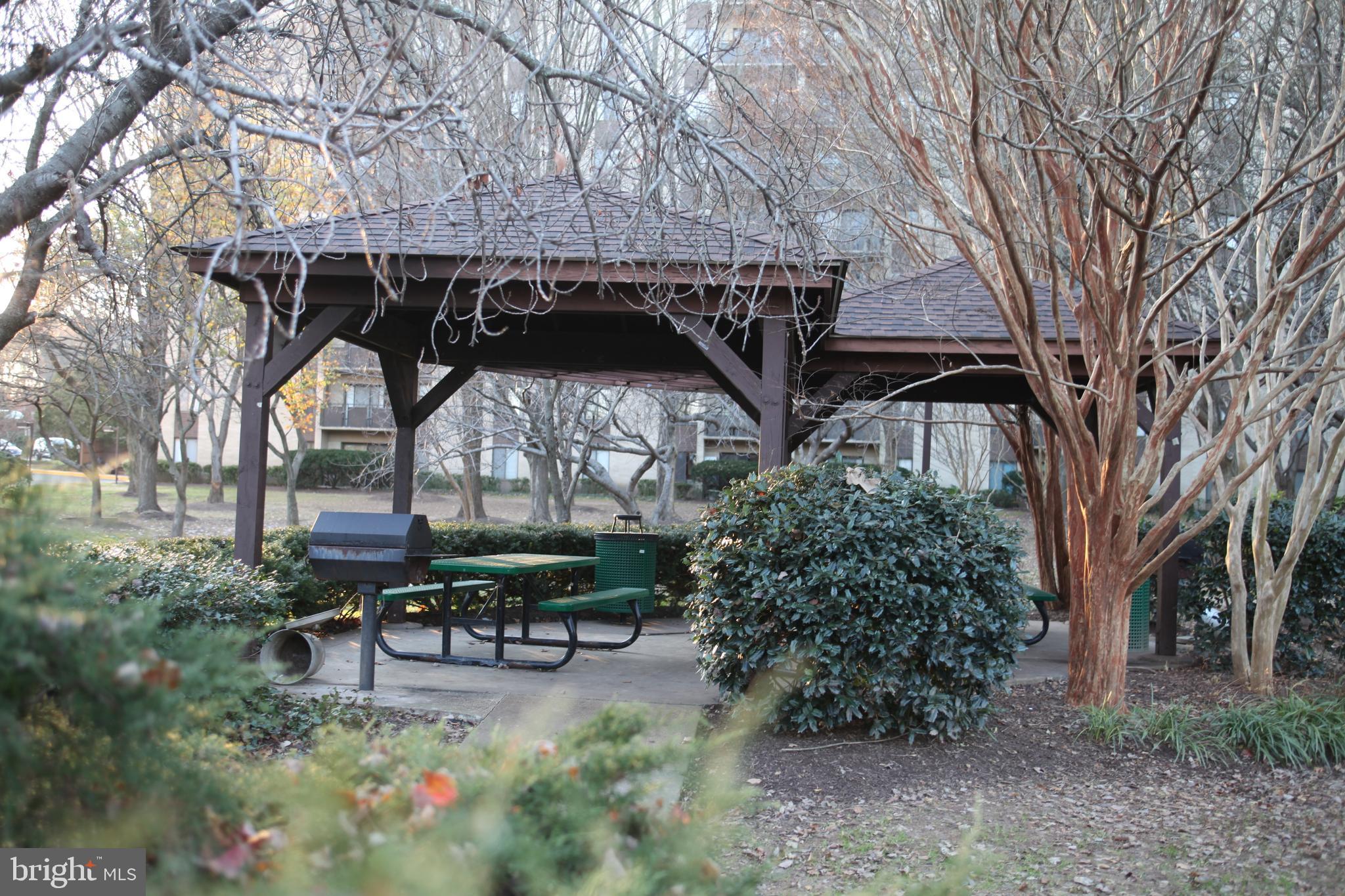 WOODLAKE TOWERS - Residential