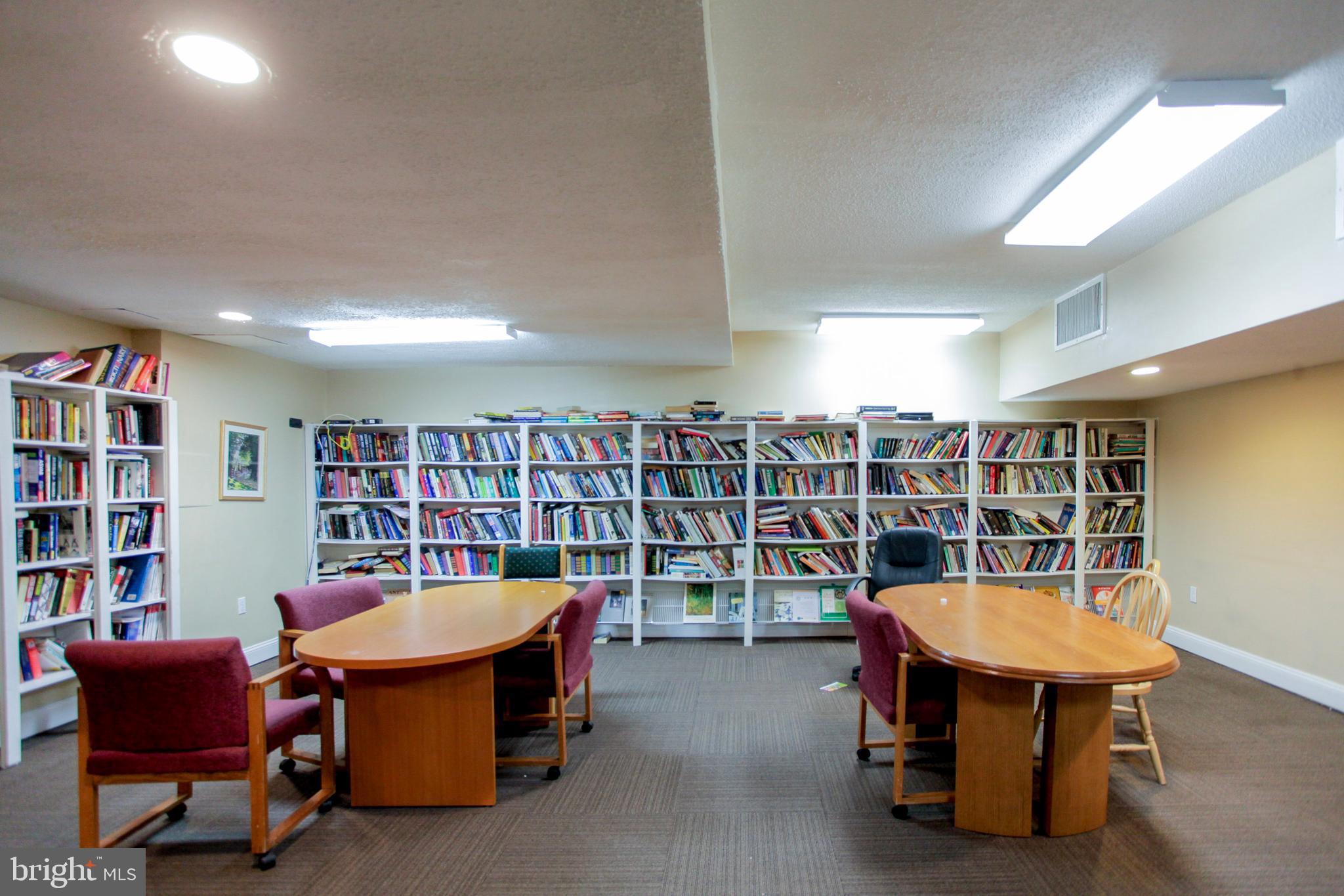 WOODLAKE TOWERS - Residential