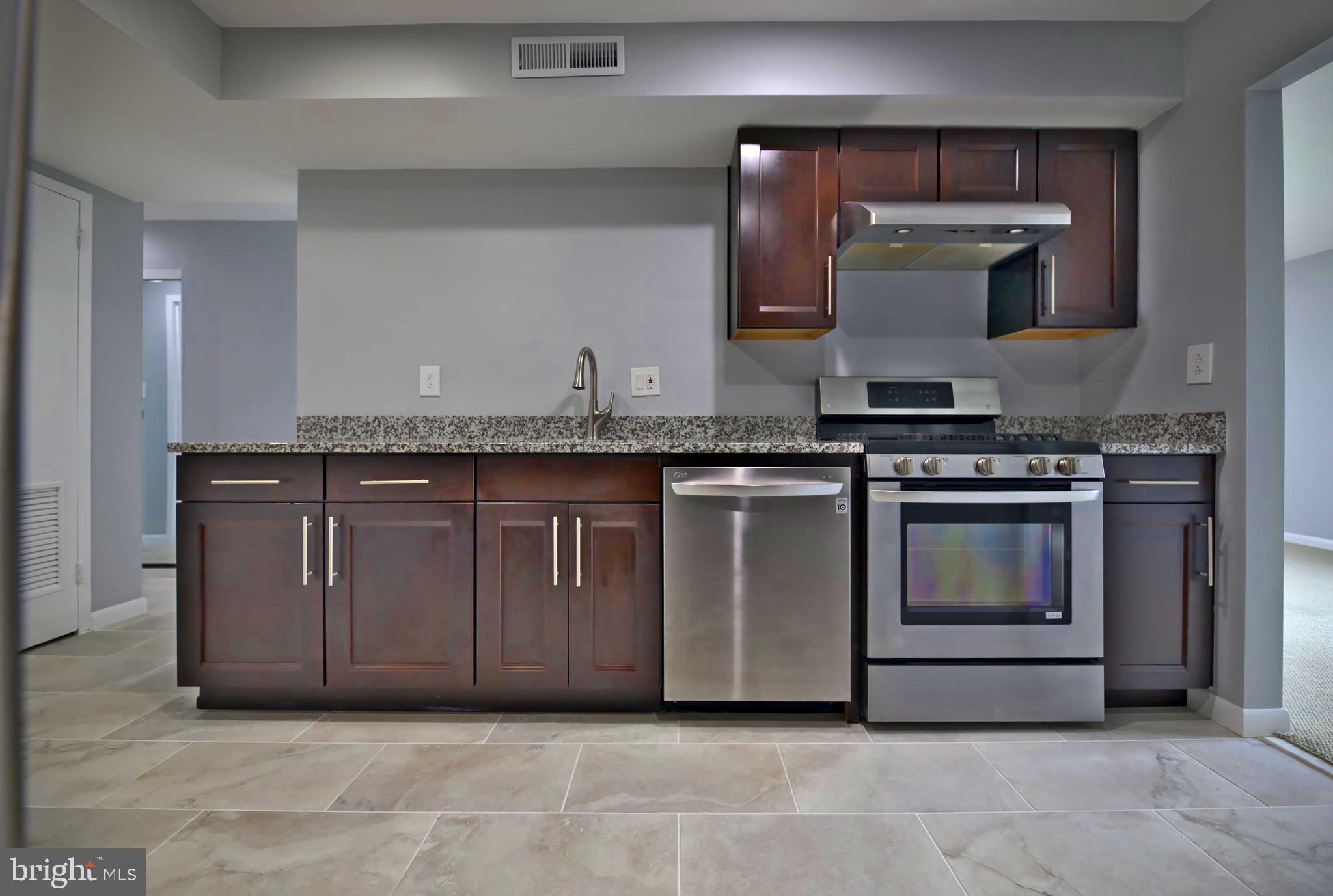 WOODLAKE TOWERS - Residential