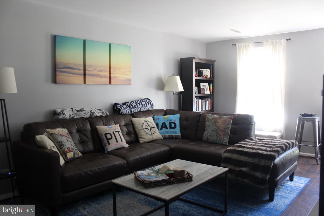 COUNTRYSIDE - Residential