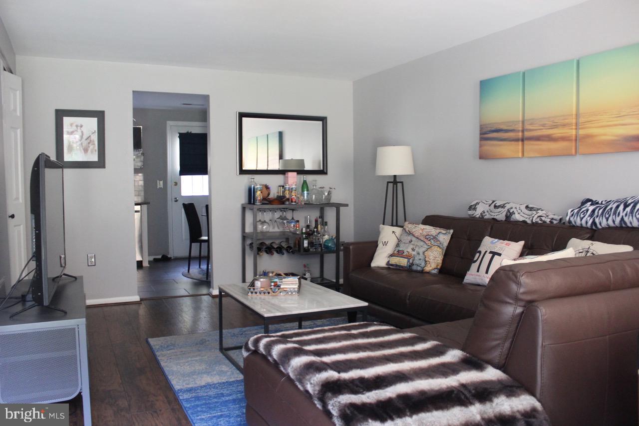 COUNTRYSIDE - Residential