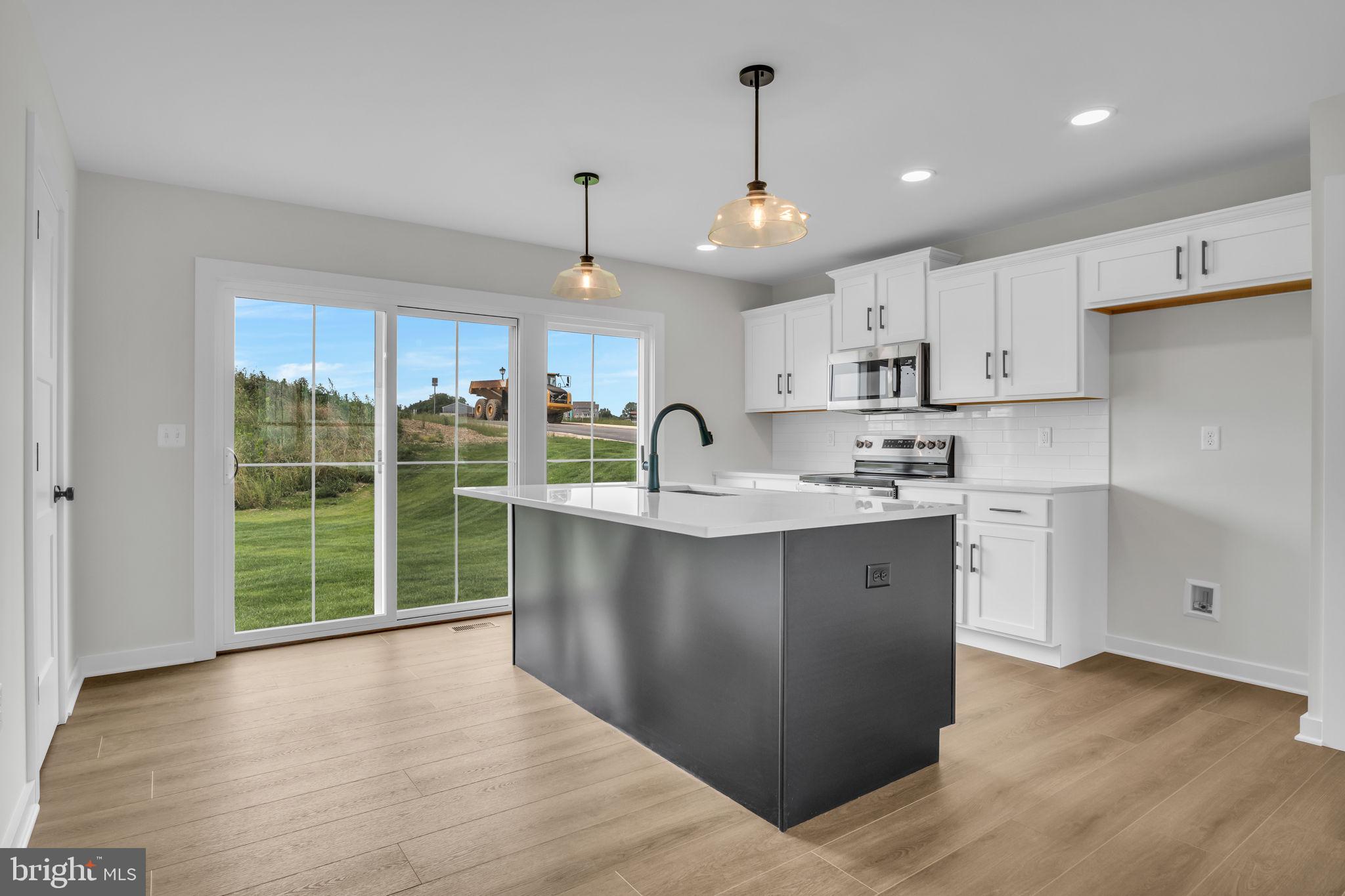 4 MELROSE LANE 041-11