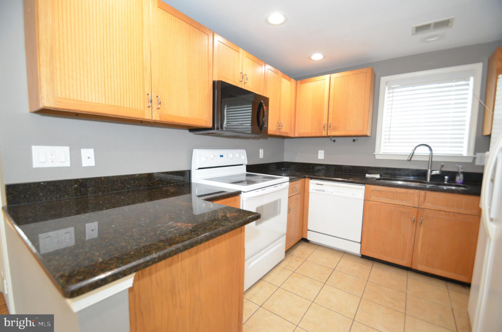 KINGSTOWNE - Residential Lease