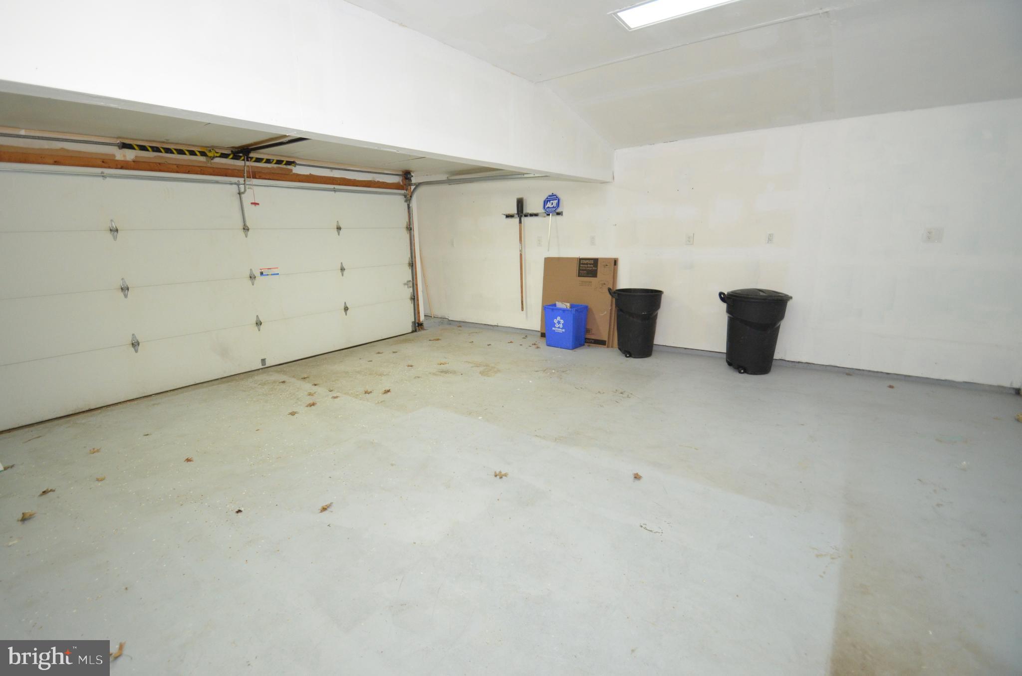 KINGSTOWNE - Residential Lease