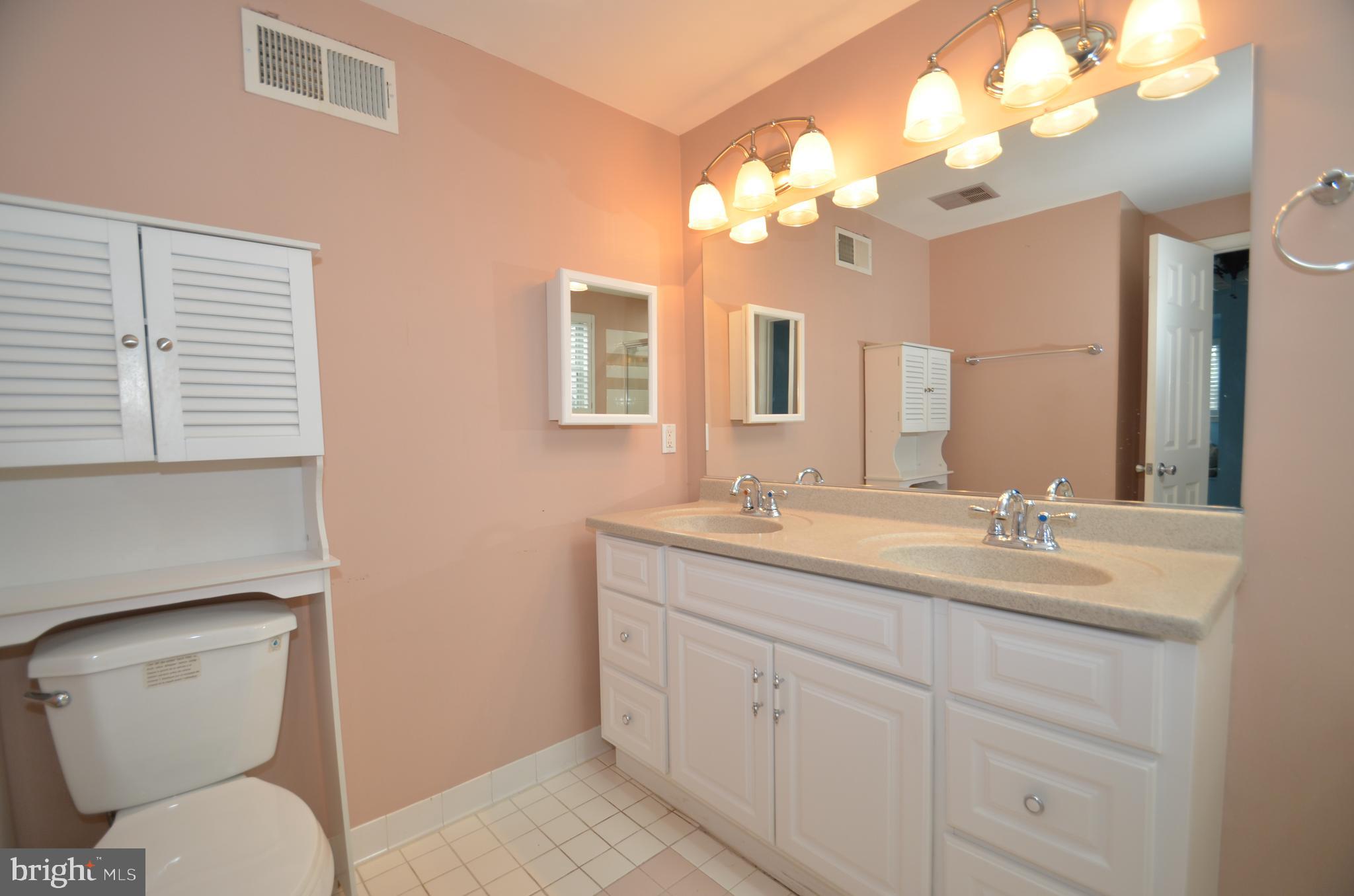 KINGSTOWNE - Residential Lease