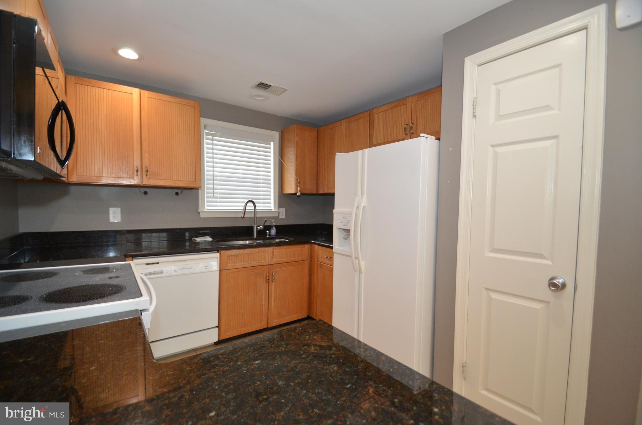 KINGSTOWNE - Residential Lease