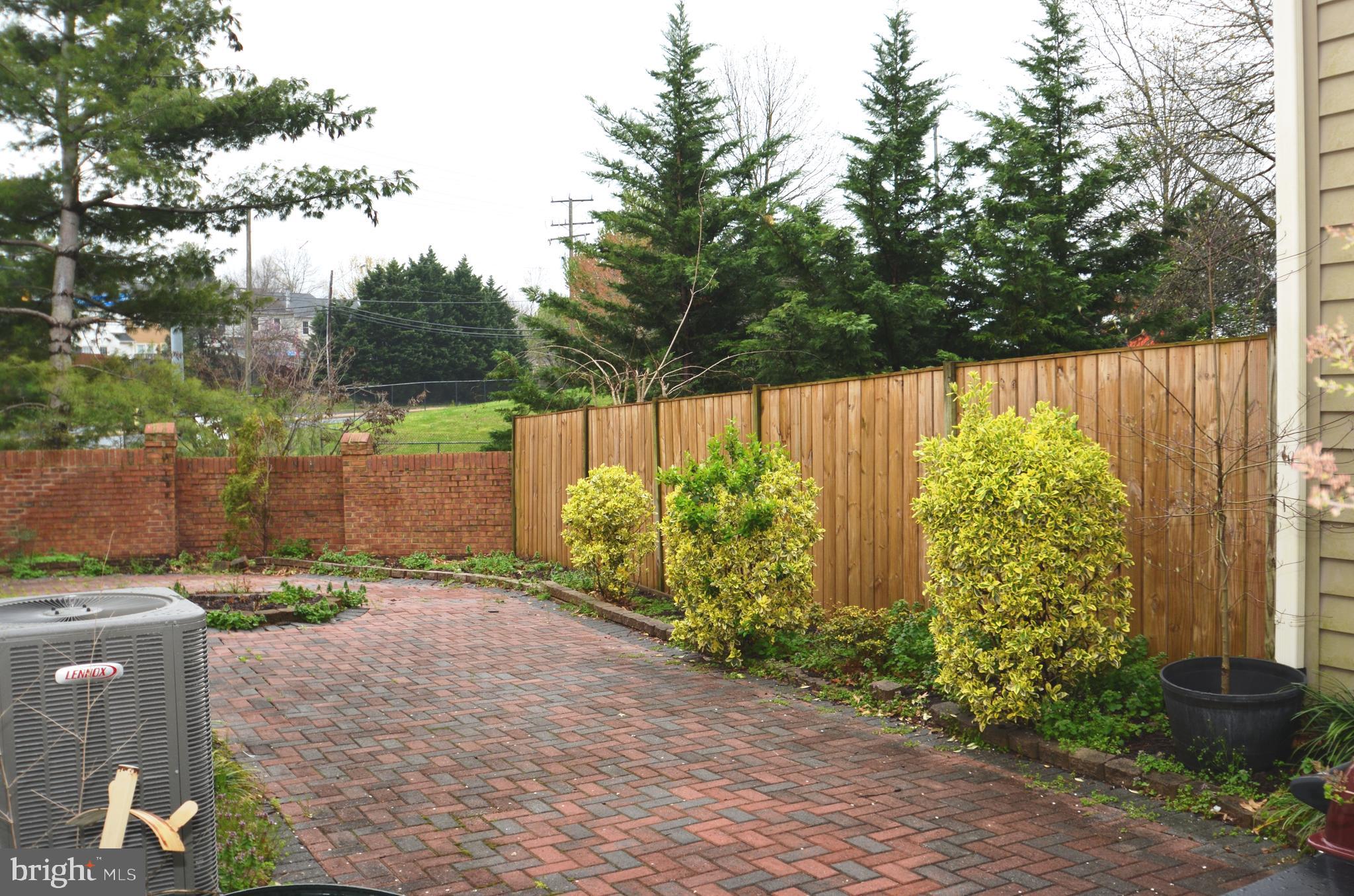 KINGSTOWNE - Residential Lease