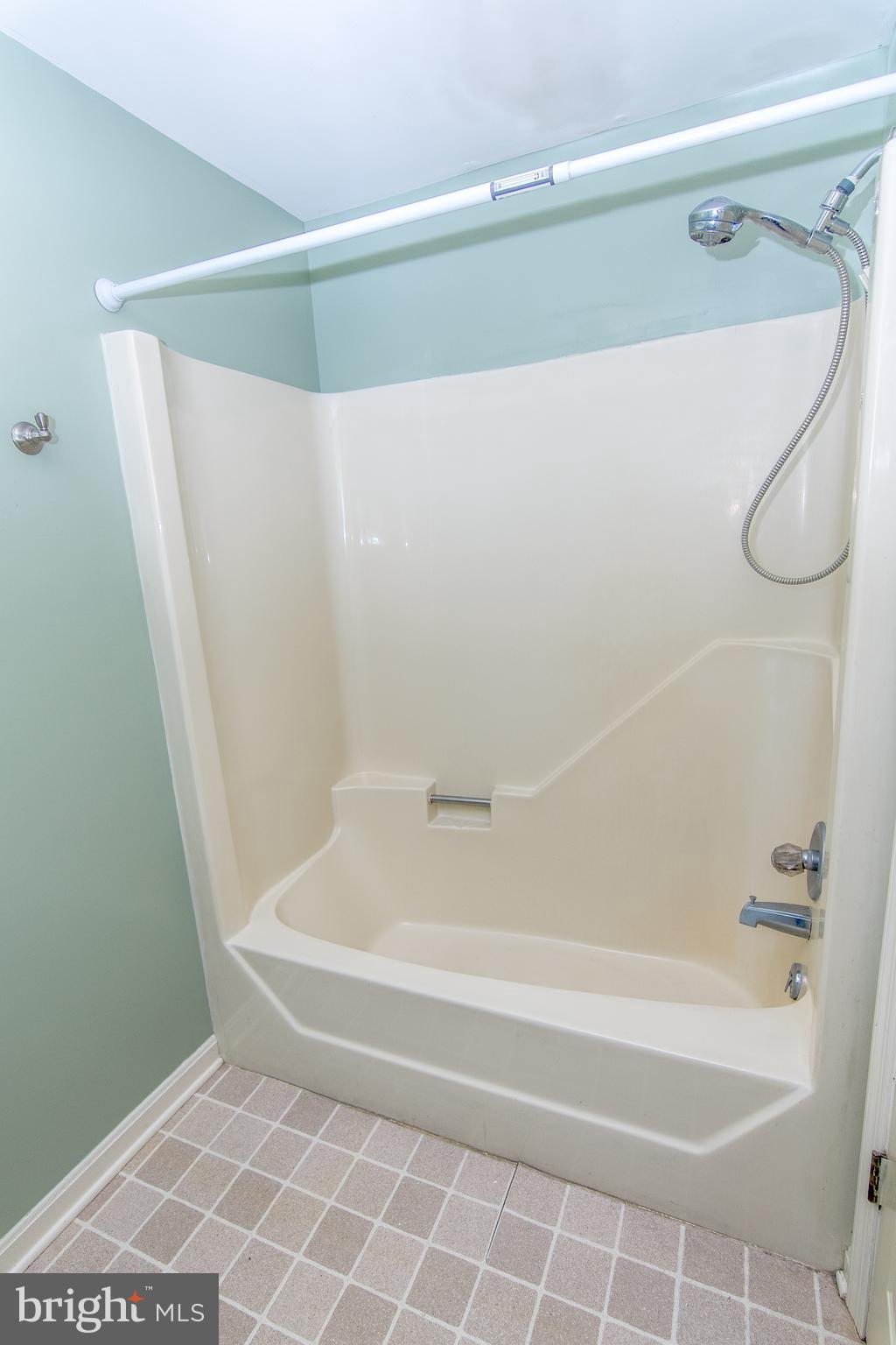 CHESTNUT HILLS - Residential